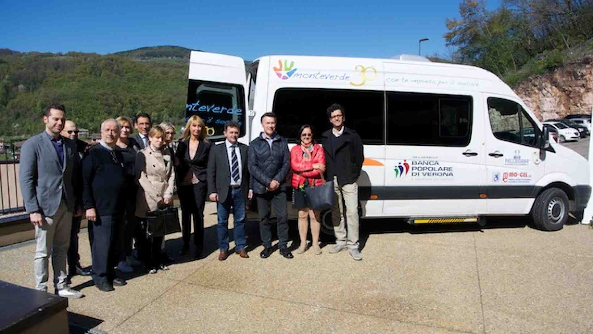 Un nuovo pulmino per la coop Monteverde