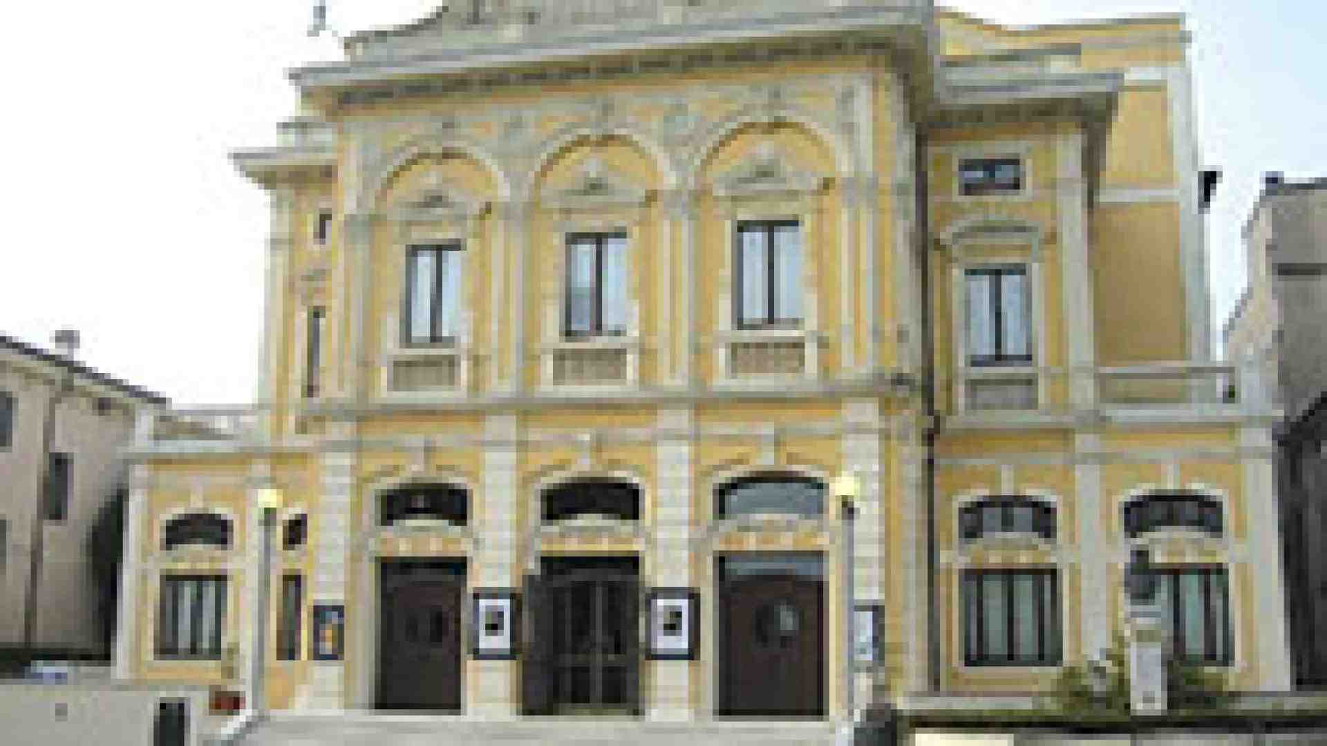 Dal Nuovo al Salieri a teatro per divertirsi
