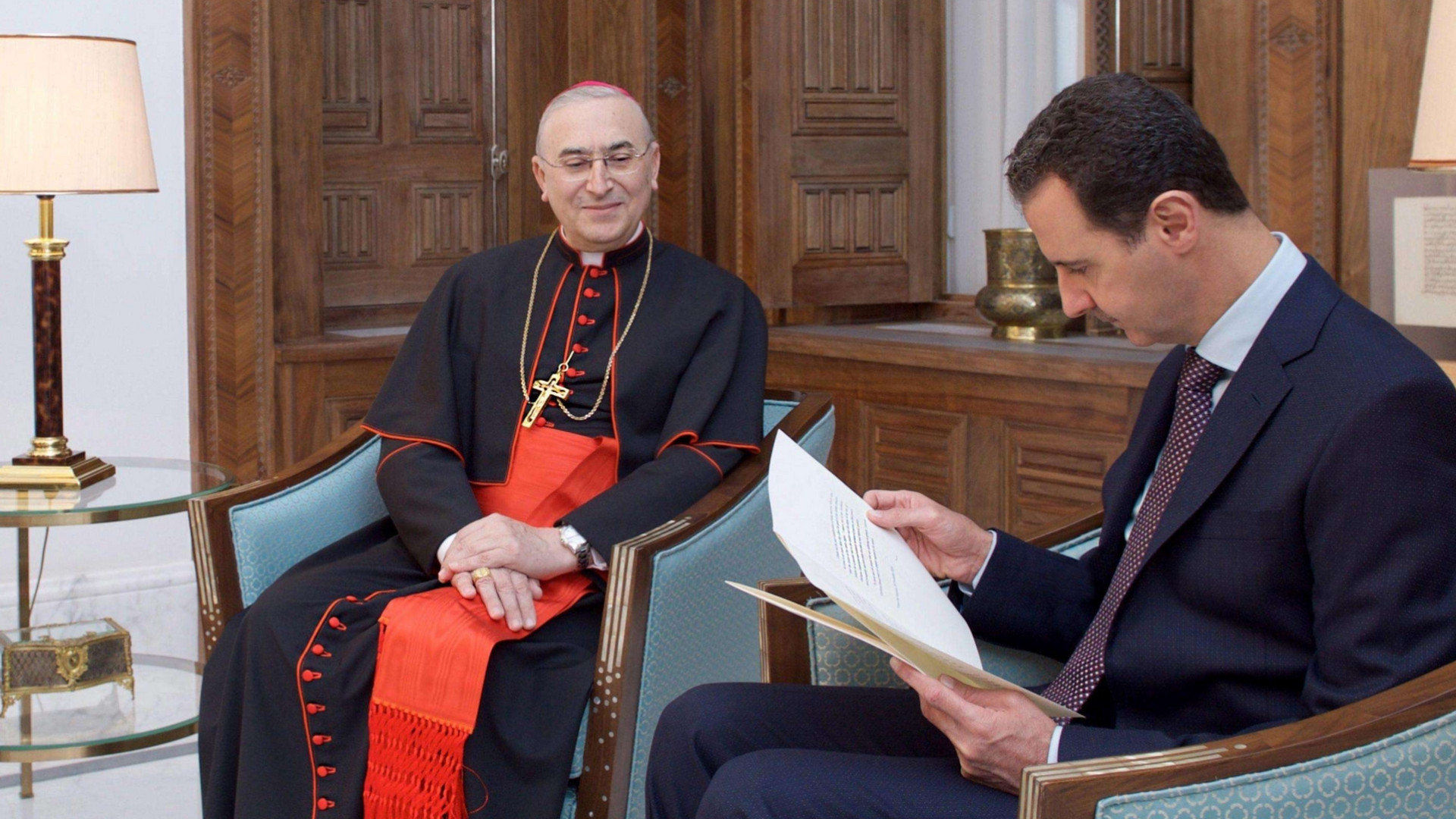 Papa Francesco scrive ad Assad: «Basta violenze»