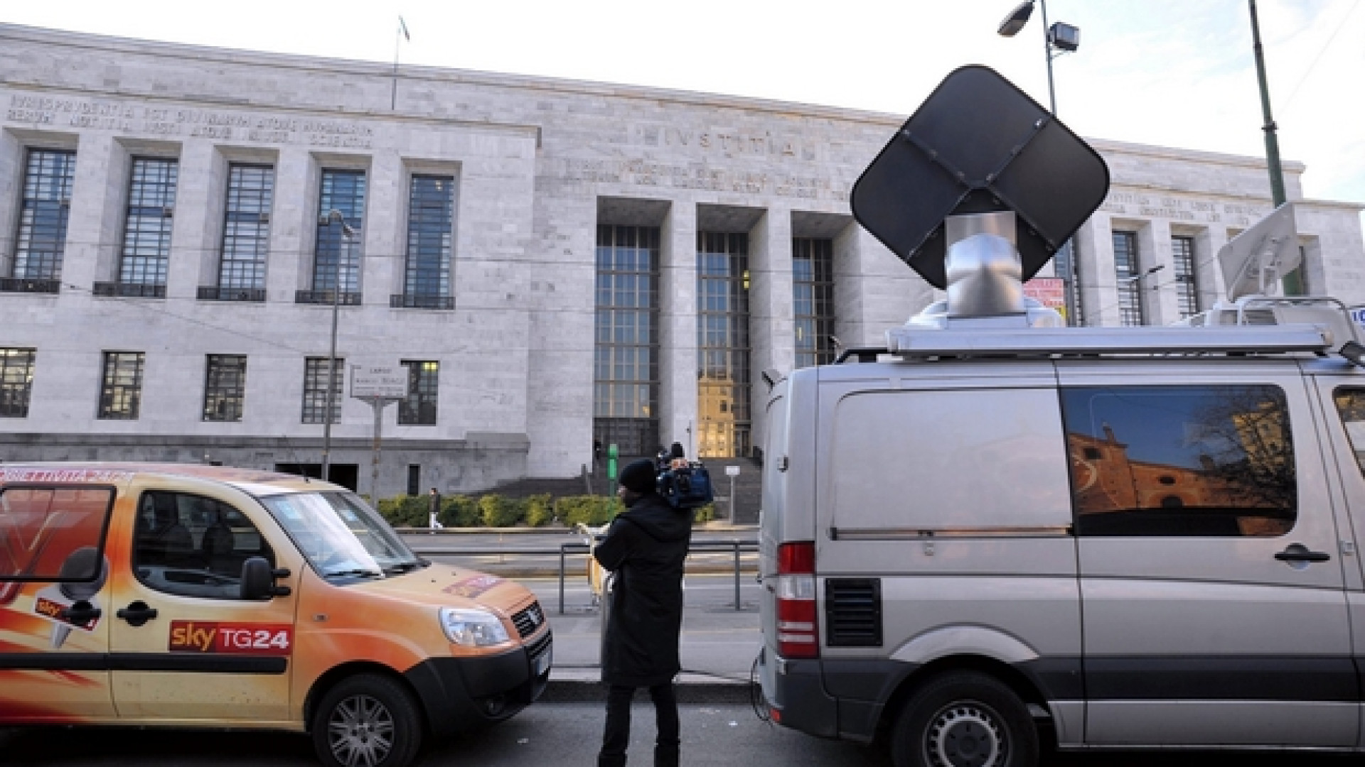 L'alleanza mass media-pm: mela avvelenata dallo scoop