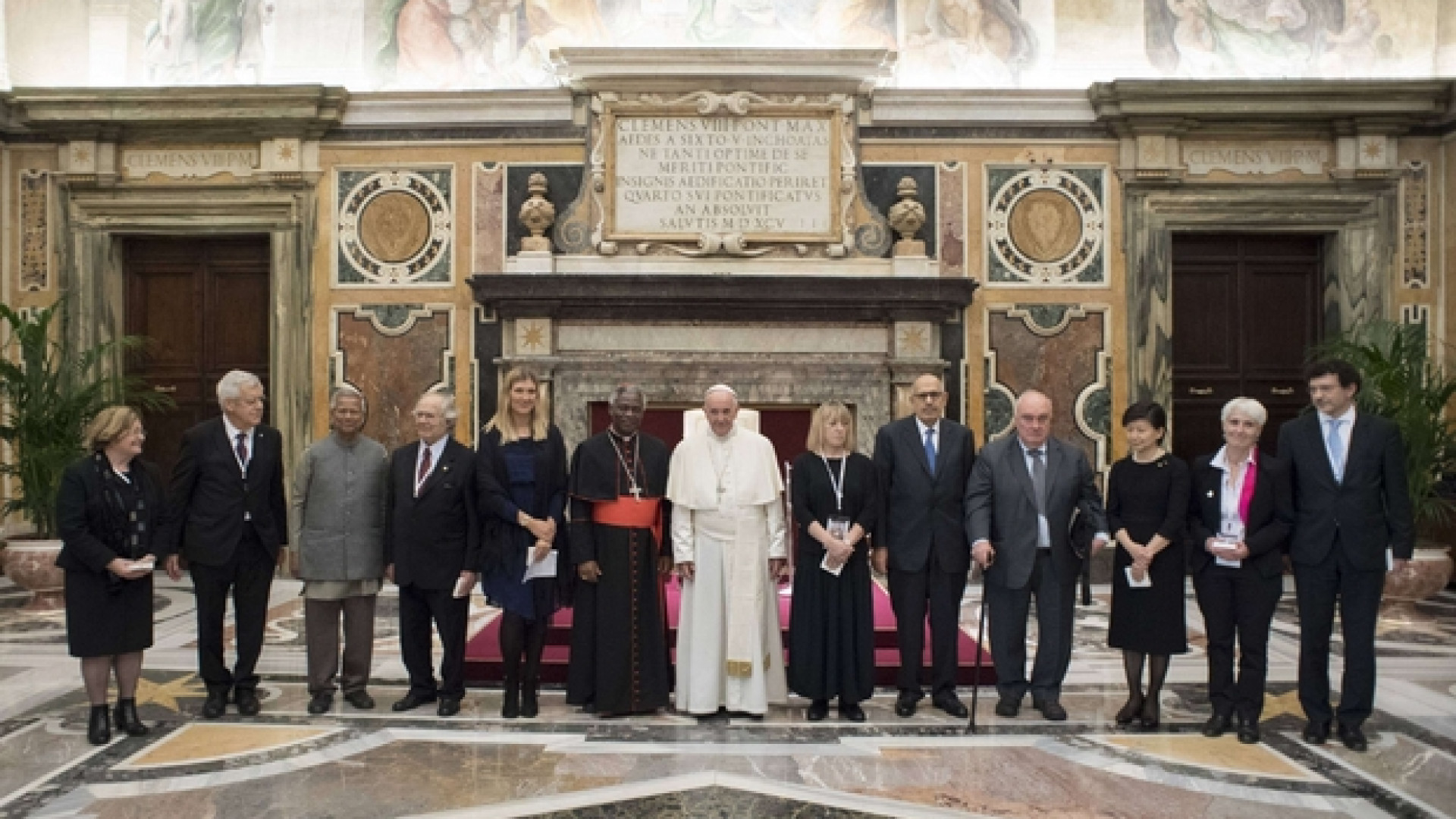 Armi nucleari, i Nobel: «Papa Francesco bussola da seguire»