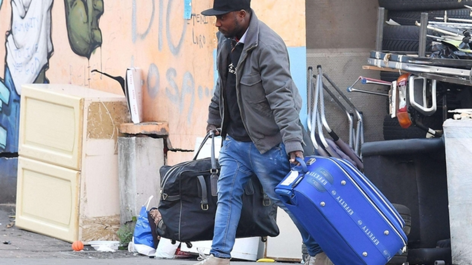 Al via sgombero del Villaggio olimpico. 80 migranti ospitati dalla diocesi