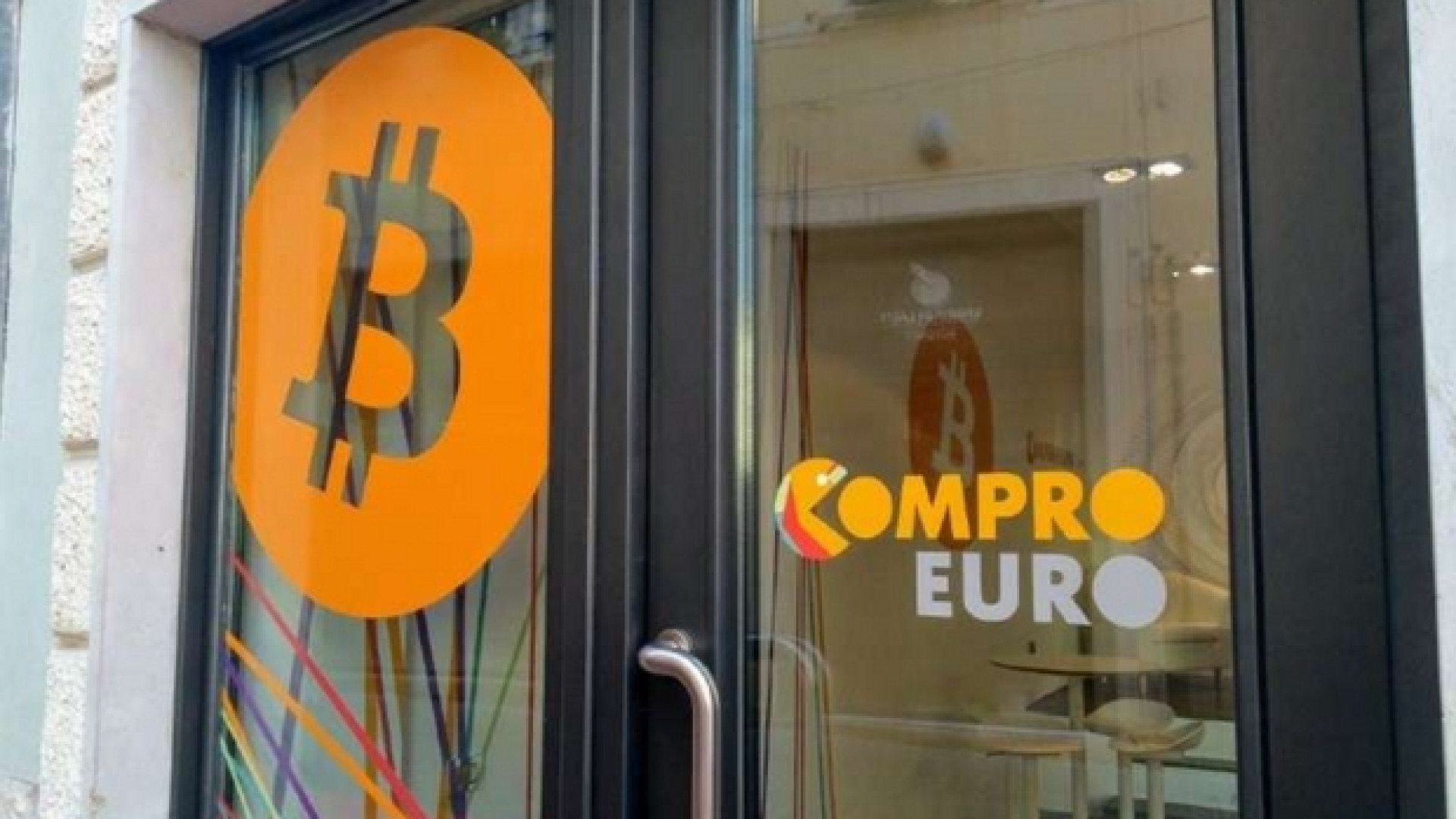 I Bitcoin superano i 16mila dollari. E a Rovereto apre il negozio