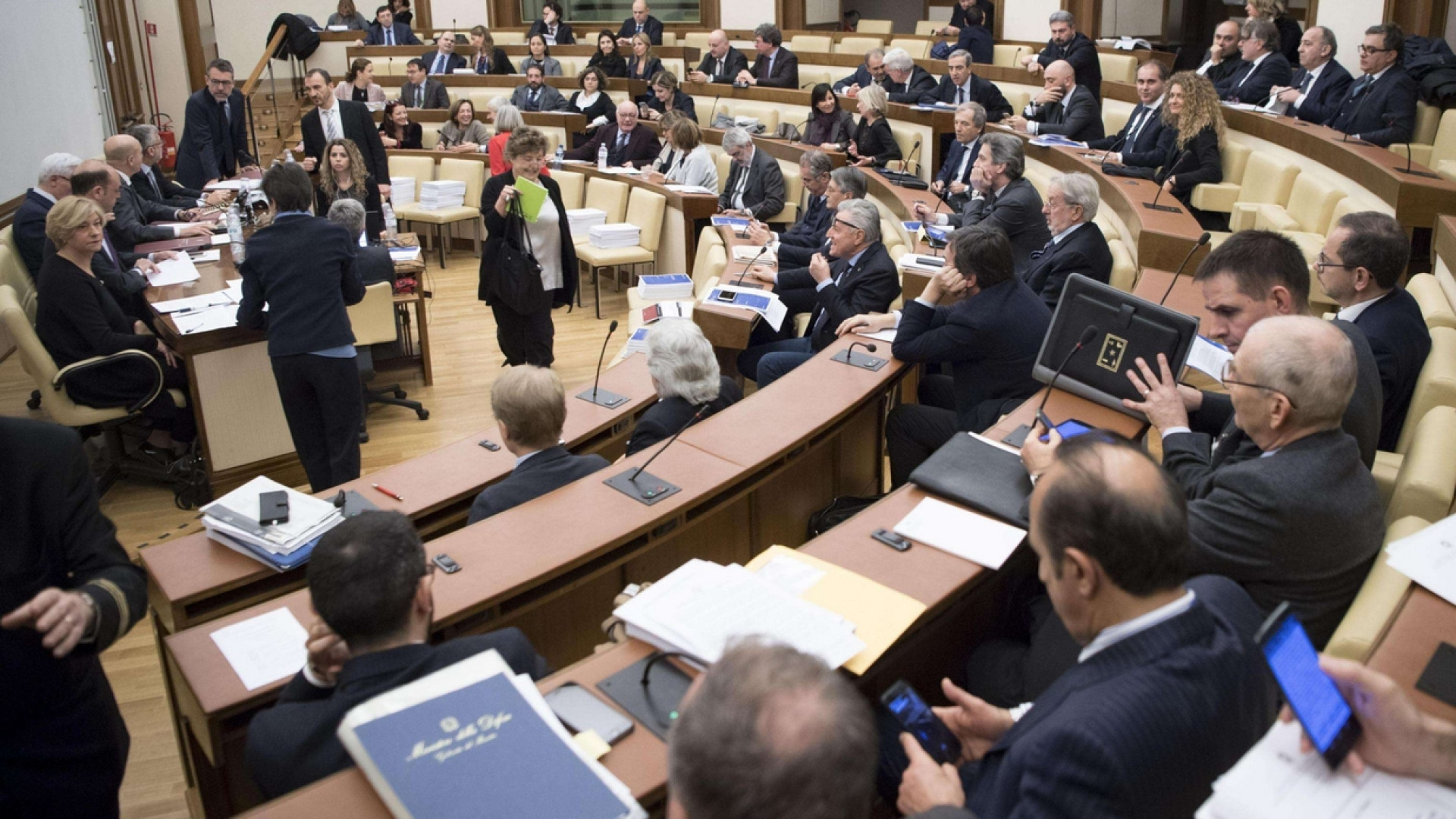 Via libera della Camera alla missione in Niger. La Difesa: nessuno combatterà