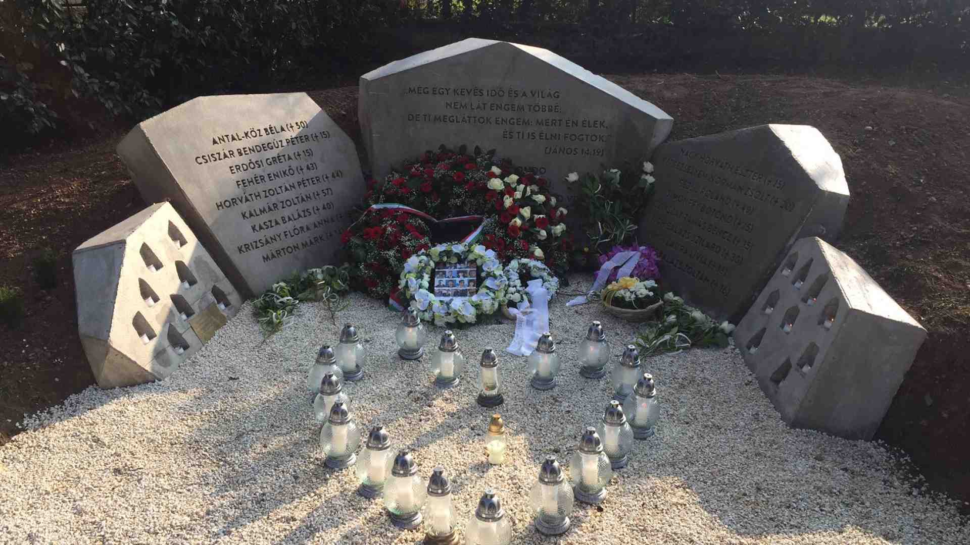 Un memoriale per ricordare i 17 ungheresi morti sull'A4