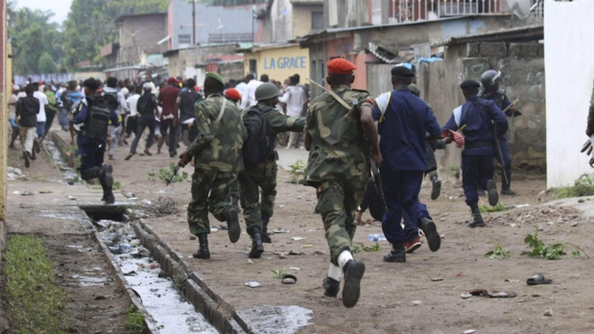 Un altro prete cattolico «rapito» dalla polizia a Kinshasa