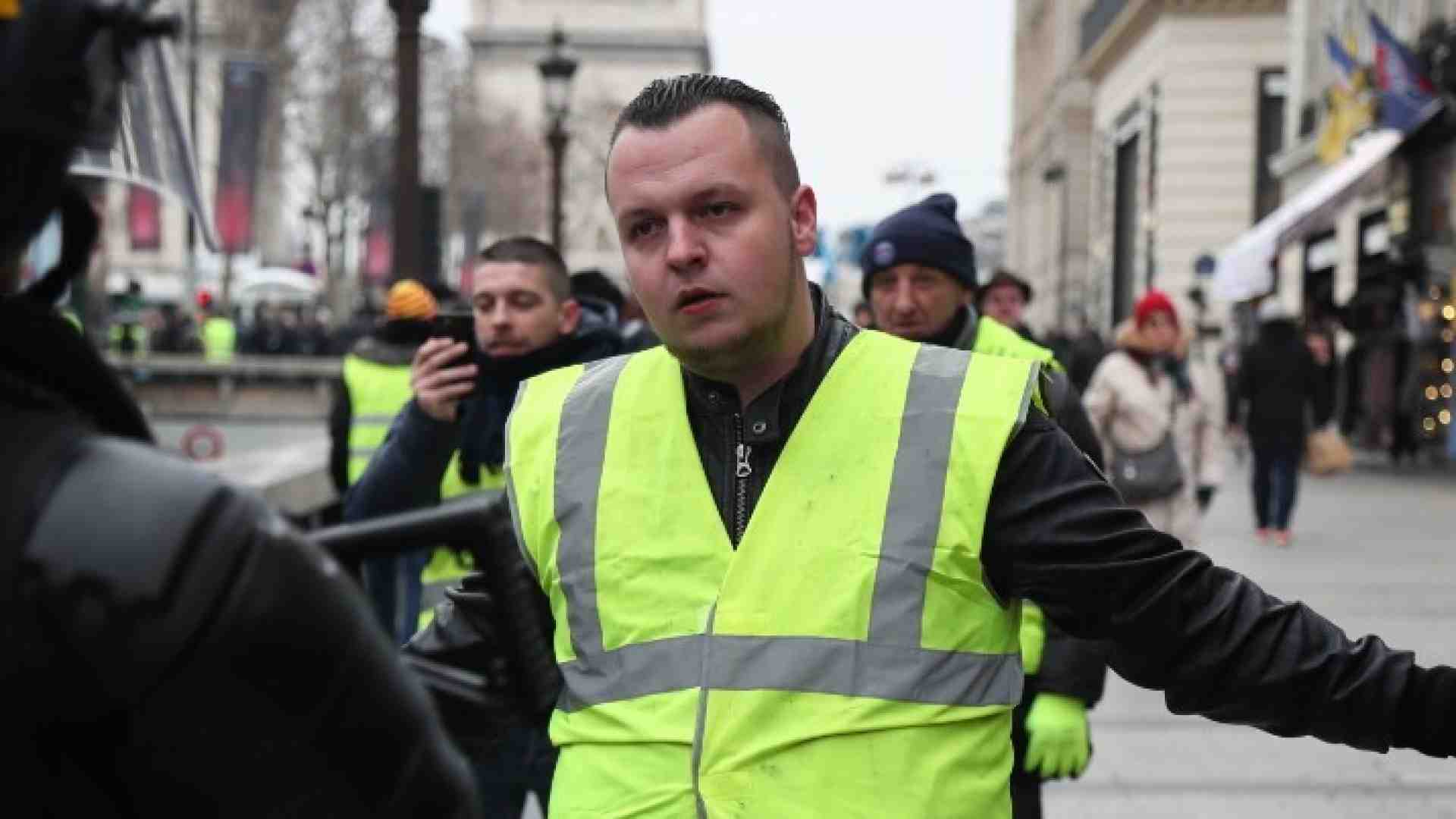 Continuano le proteste del movimento dei gilet gialli a Parigi (foto LaPresse)
