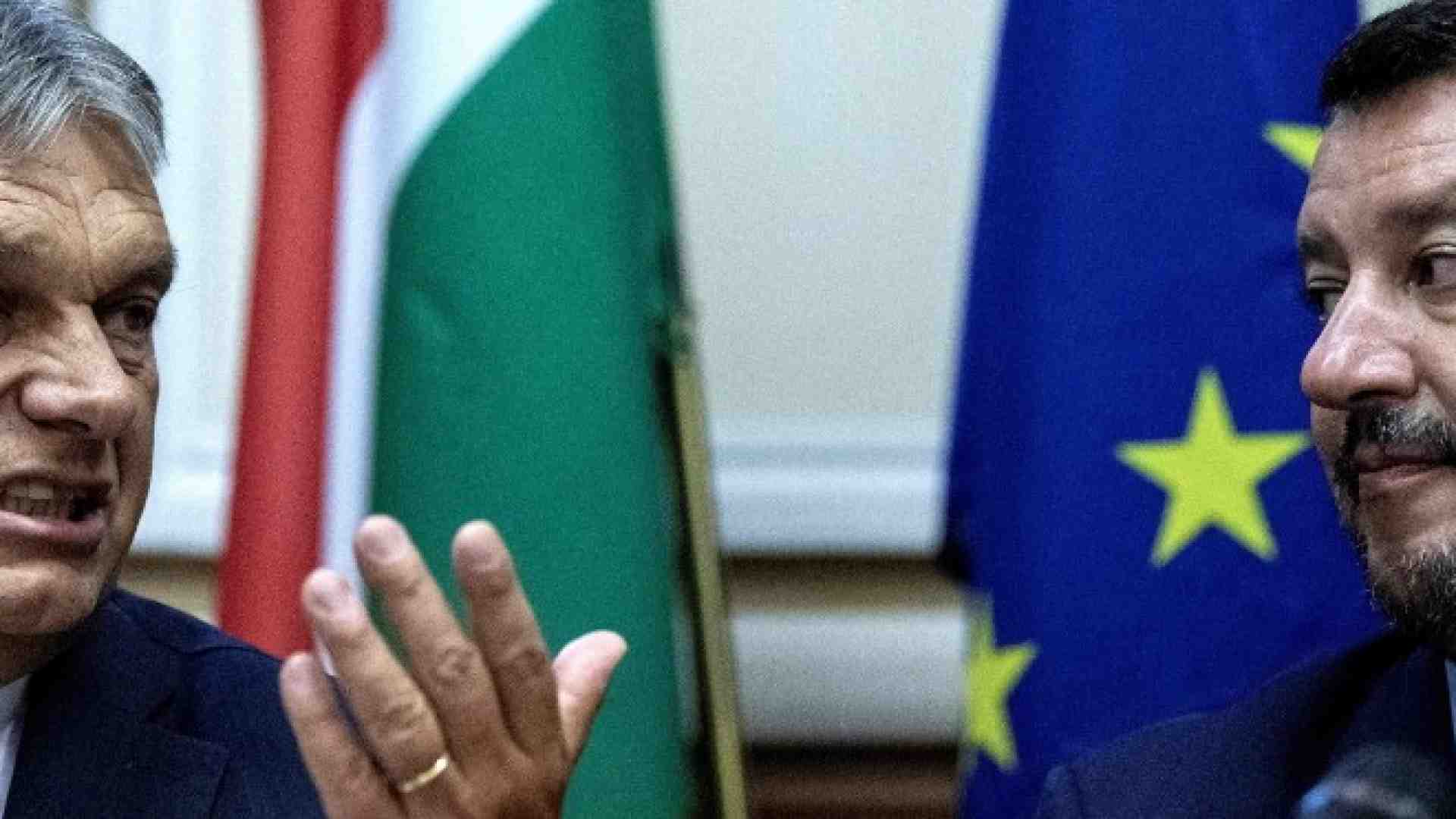 Con il piede in due mondi