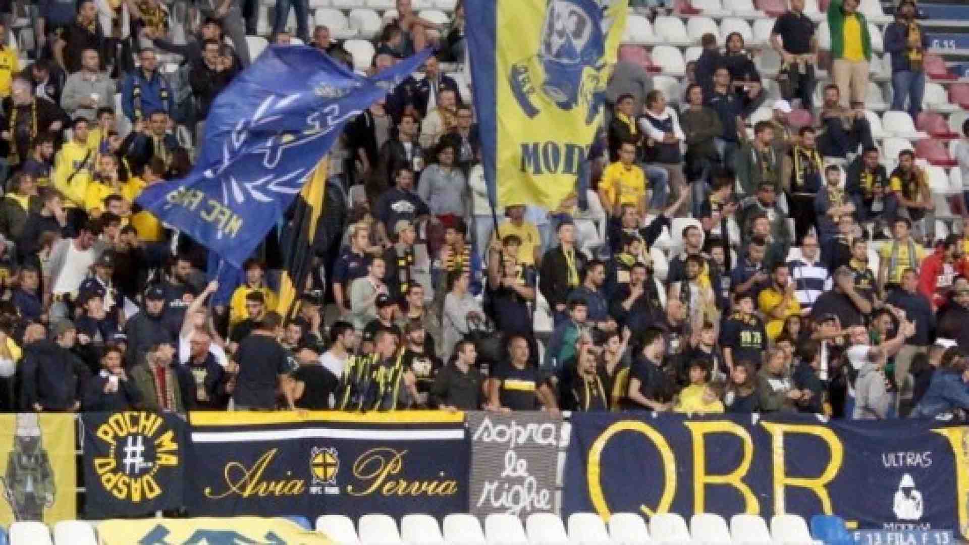Tifosi del Modena (foto LaPresse)