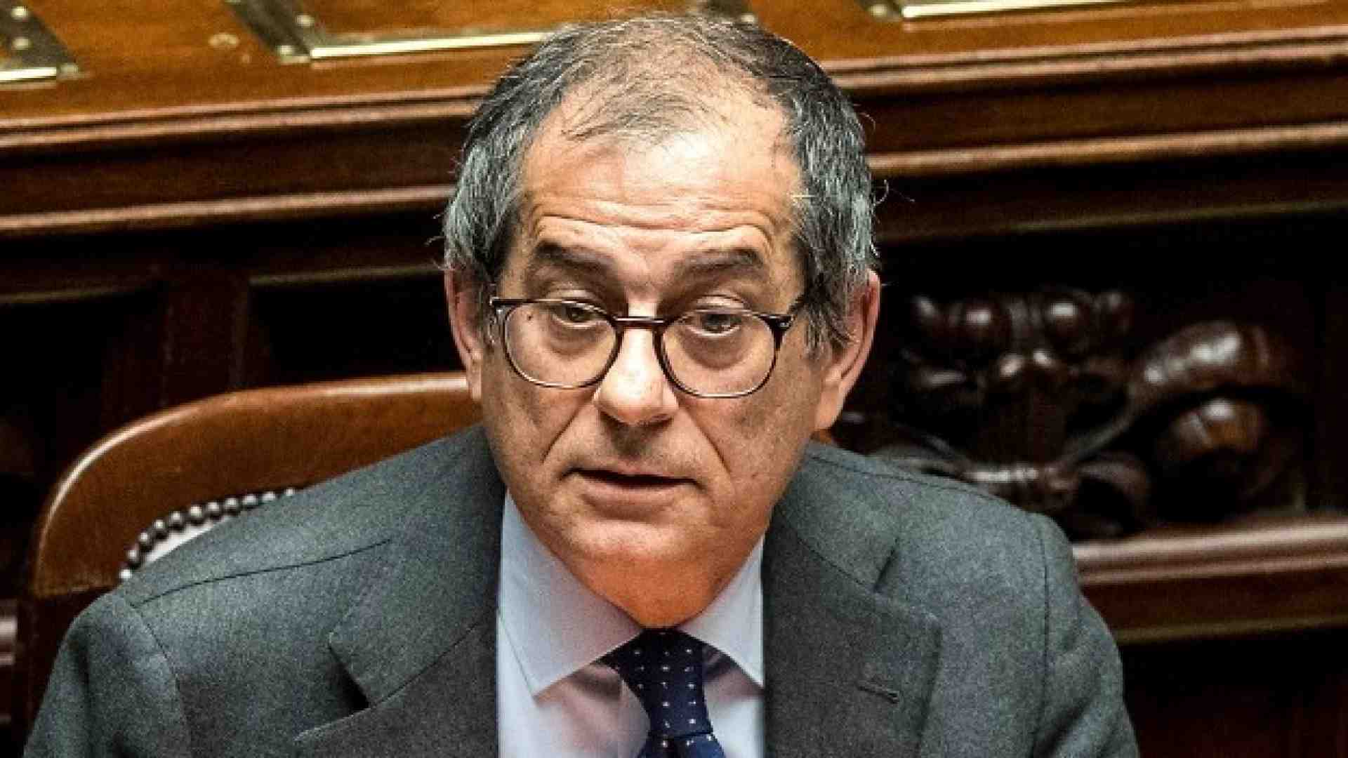 Un fake Tria sui conti