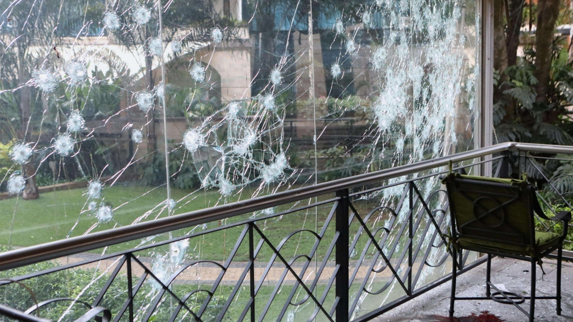 Attacco terroristico a un hotel di Nairobi, almeno 21 vittime