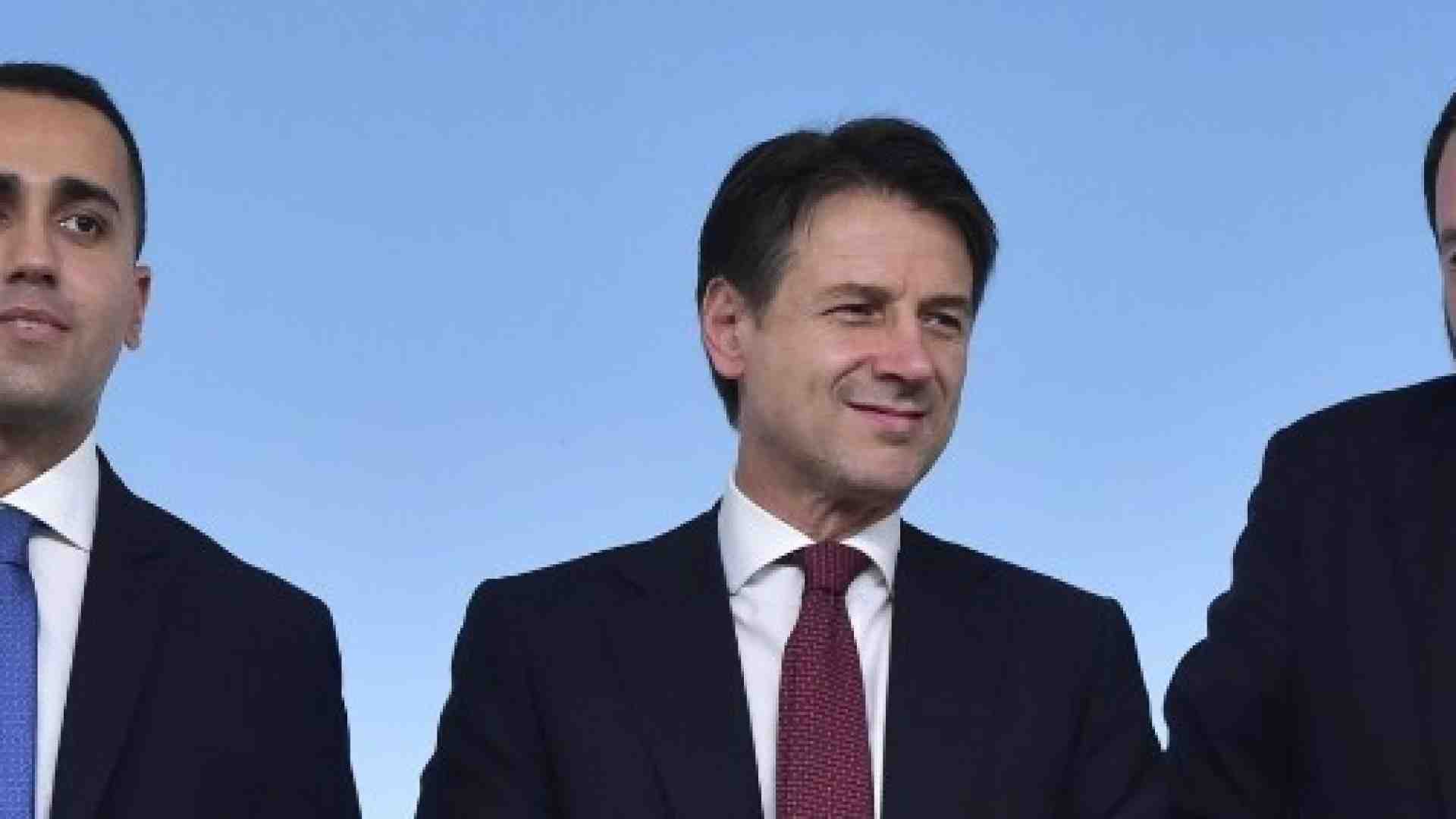 Come occupano bene il potere questi mostri