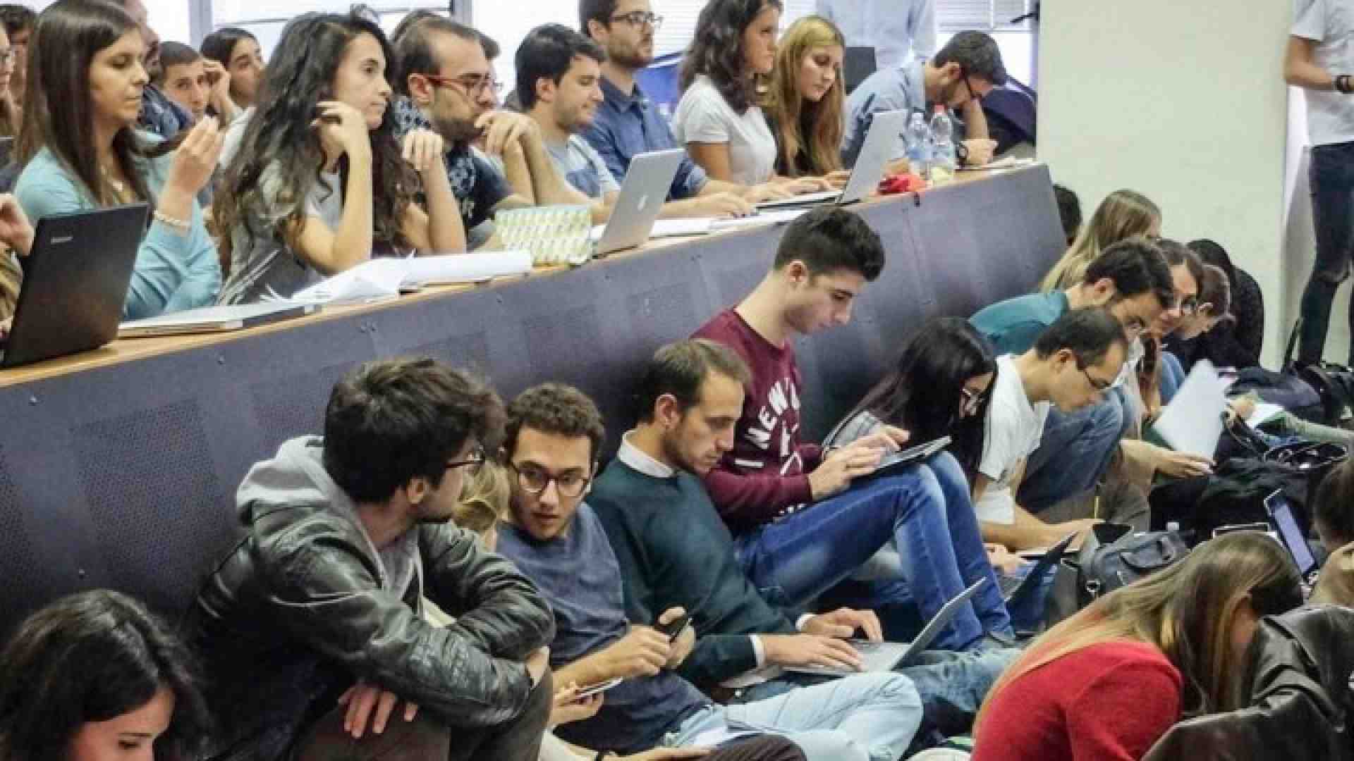 Ma vale la pena laurearsi? Il rapporto fra investimento e spendibilità