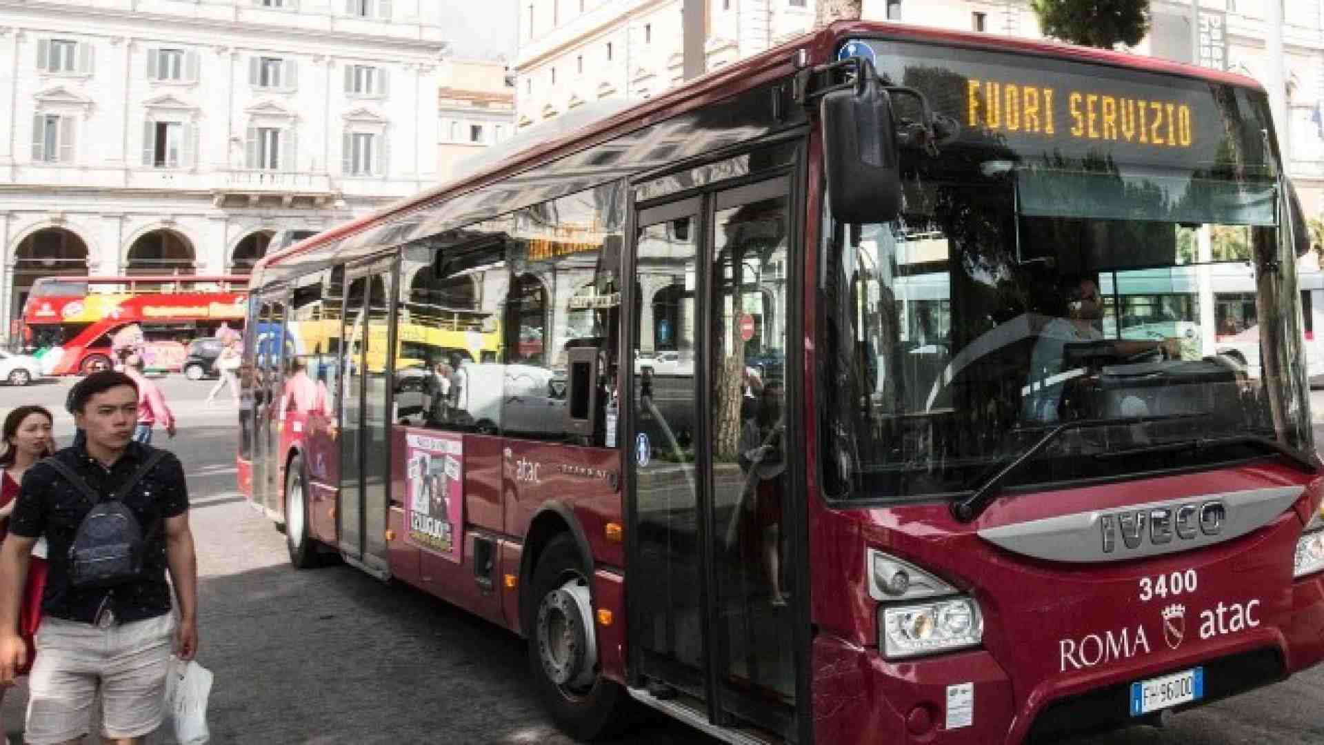 Mistero sui 600 nuovi bus. Il piano di Atac è affittarli (a caro prezzo)