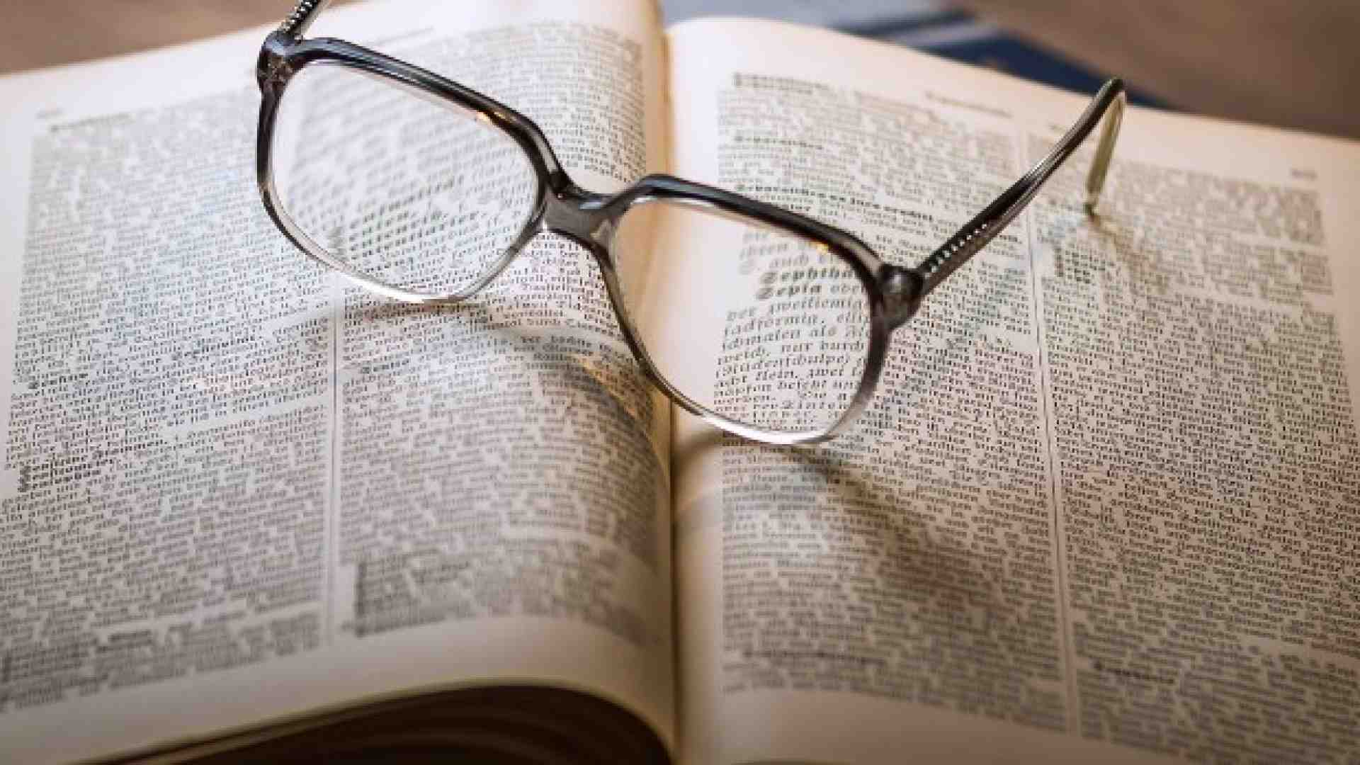 L’autoindulgenza degli esseri umani nell'ultimo libro di Tom Sanders