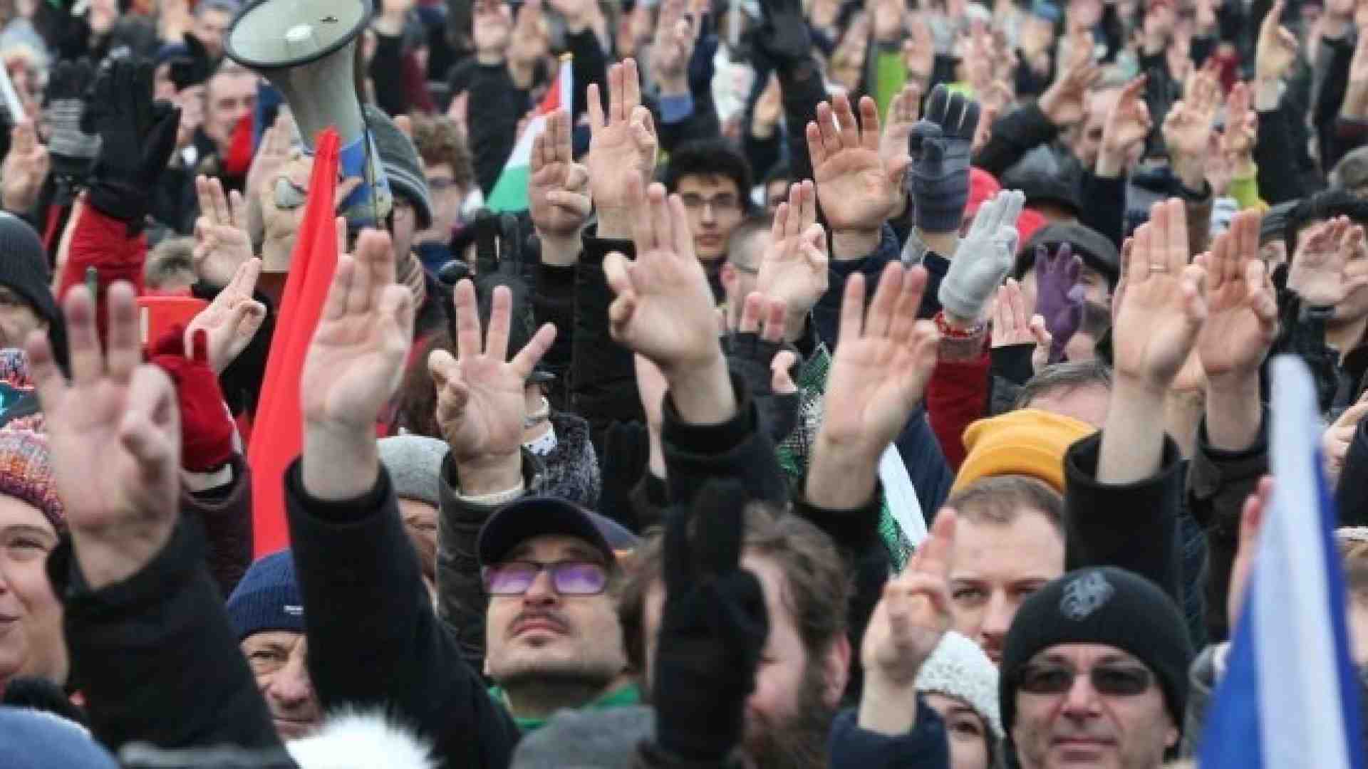 Budapest e i suoi colori in piazza