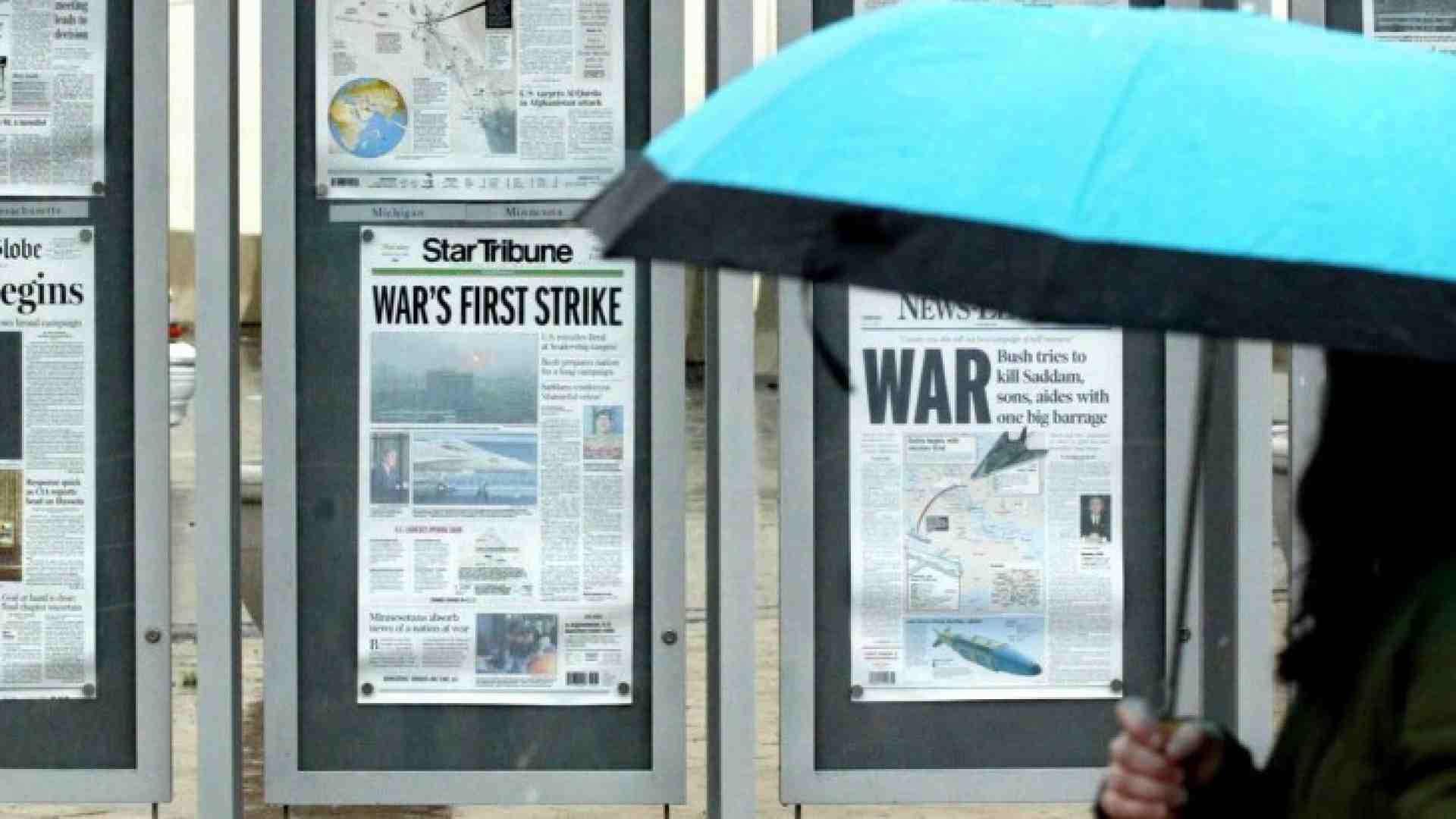 Forse stufi di link complottisti, i consumatori tornano ai media tradizionali