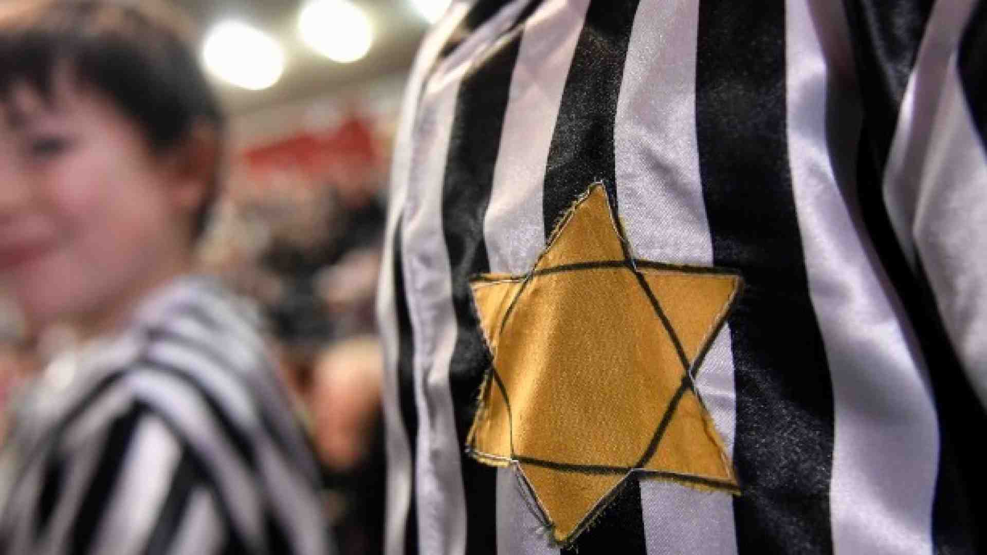 Cerimonia di consegna delle Medaglie d’onore della Presidenza della Repubblica ai cittadini deportati ed internati nei lager nazisti presso l'istituto Gentileschi di Milano. Foto LaPresse