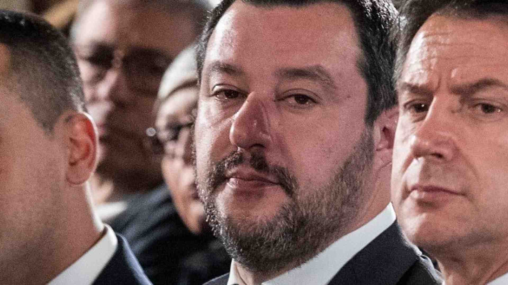 Così il M5s cerca di salvarsi dal referendum su Salvini
