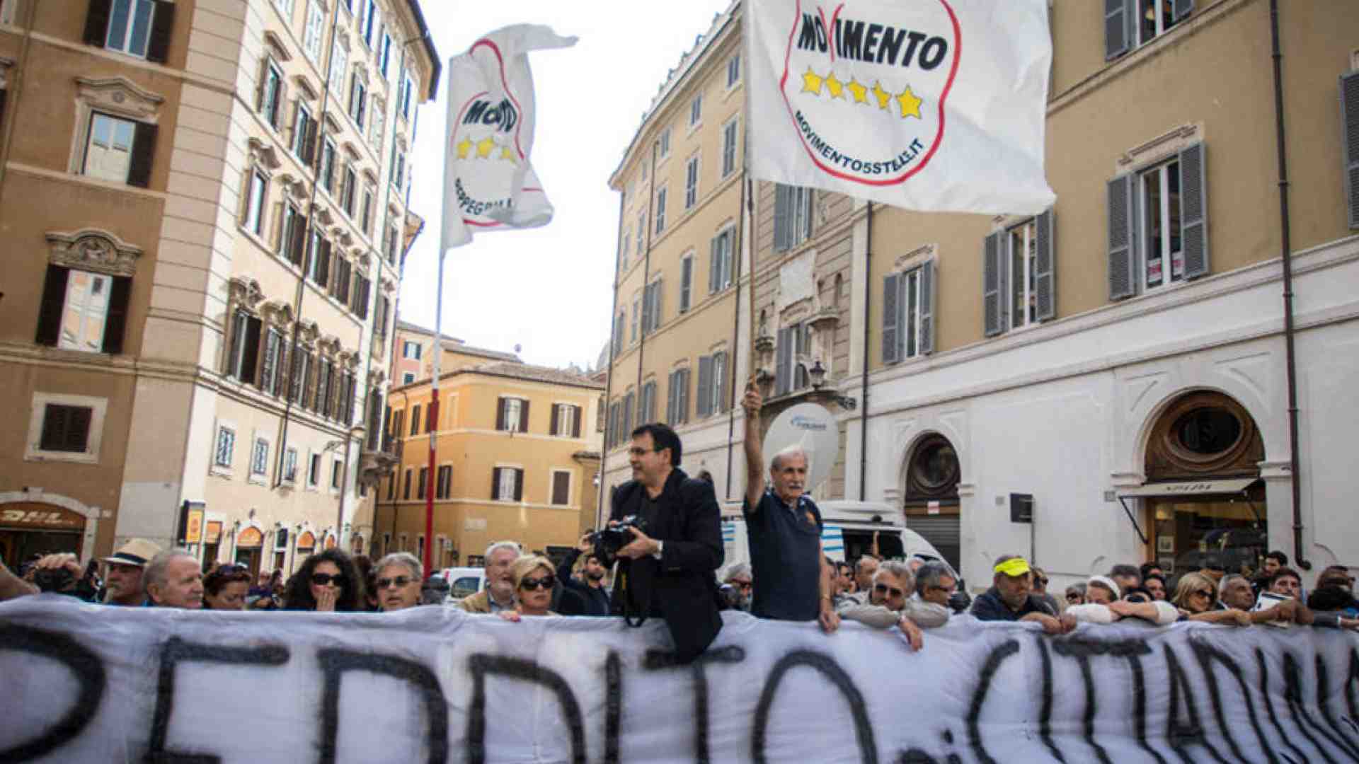 Parte il Reddito di cittadinanza: tanti soldi investiti e tanti dubbi sollevati