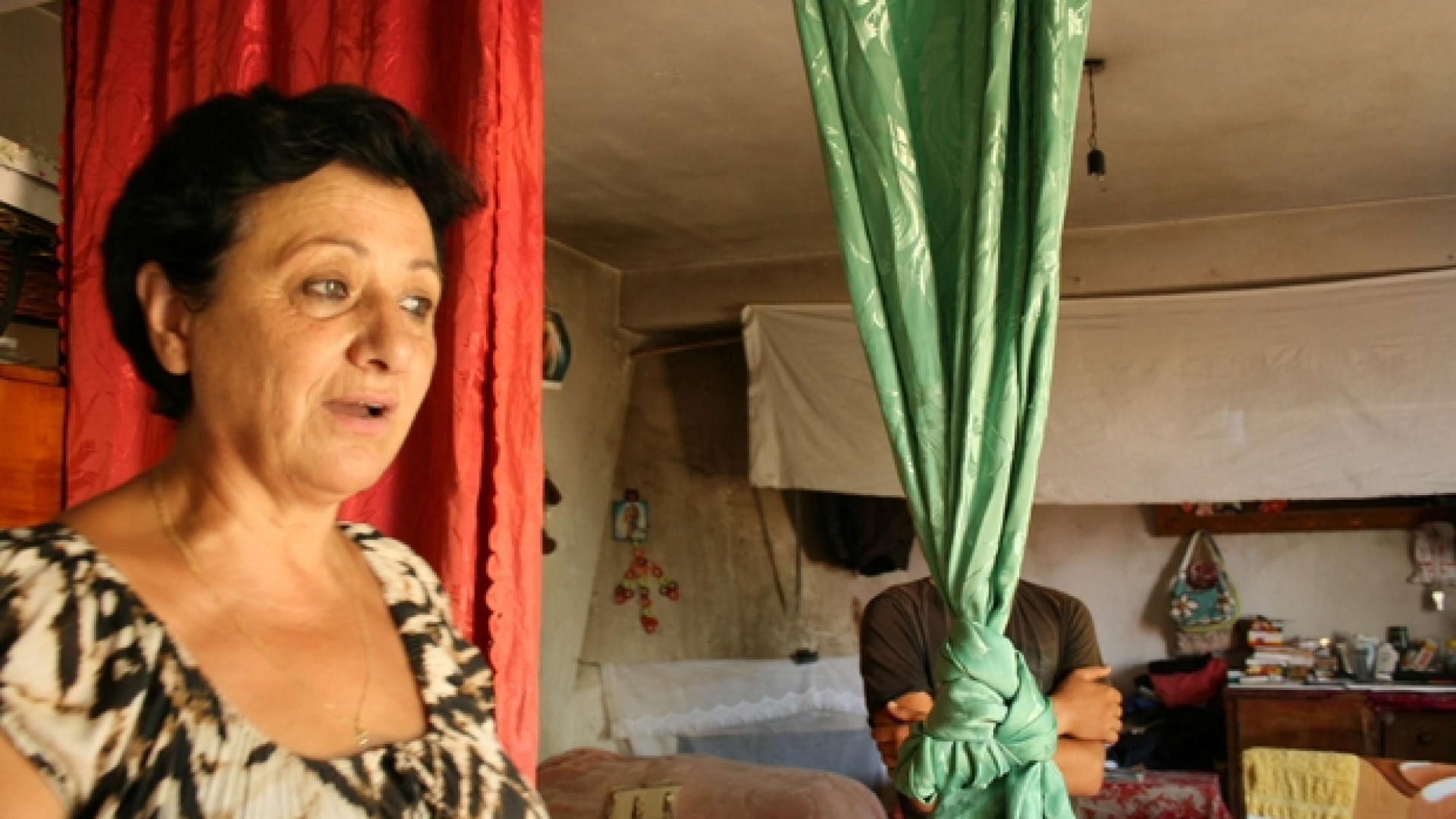 Liljana, la professoressa albanese sfida ogni giorno i colpi del Kanun