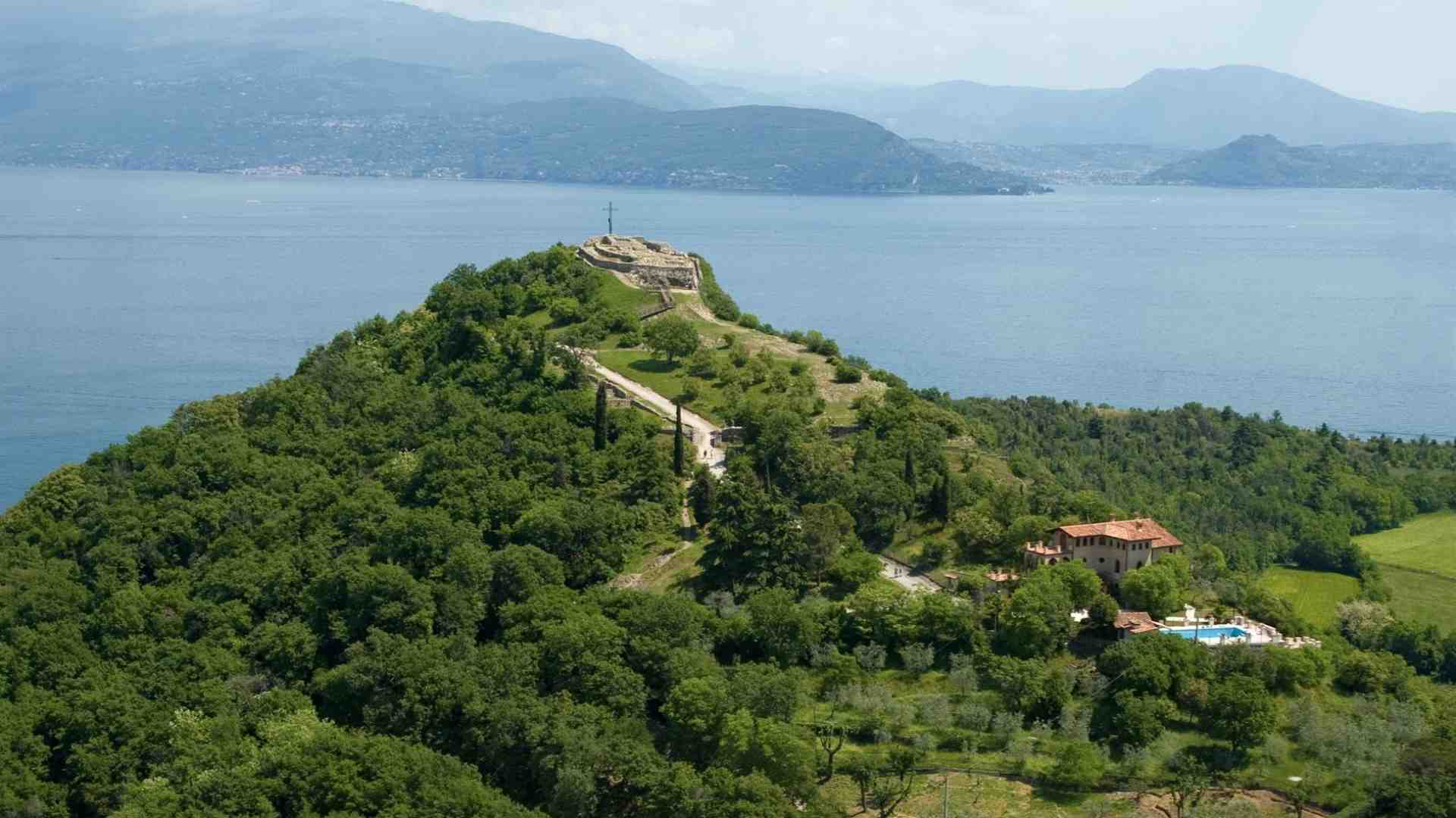 La Rocca di Manerba è riserva naturale
