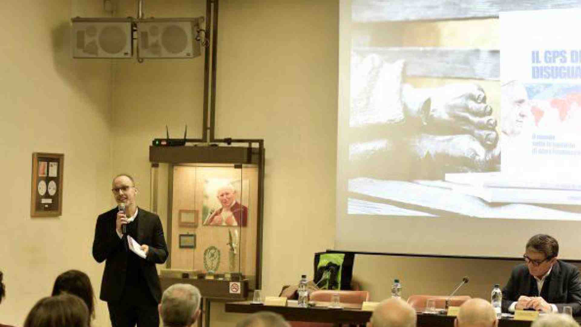 De Masi (sociologo), “il neoliberismo è il pensiero unico in economia”