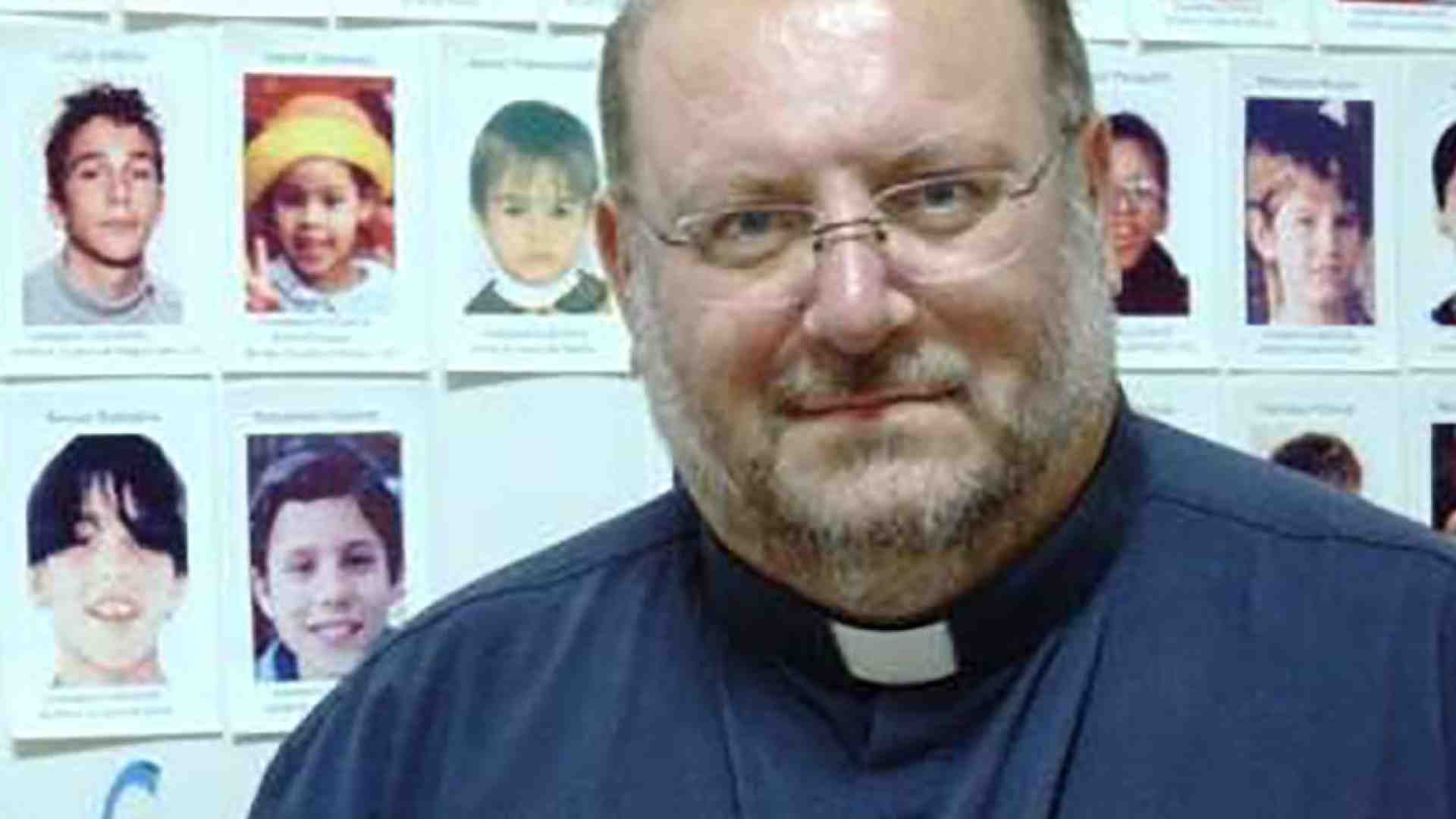 Don Fortunato Di Noto al Congresso delle Famiglie