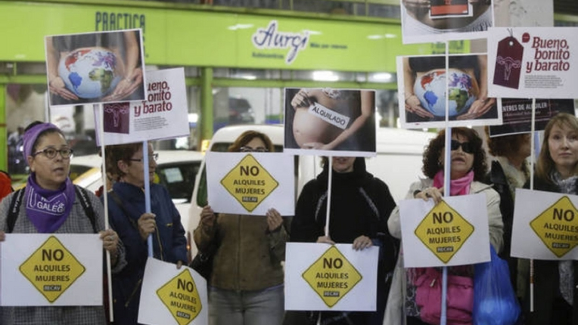 Stretta del governo: sotto indagine le agenzie di «madri in affitto»