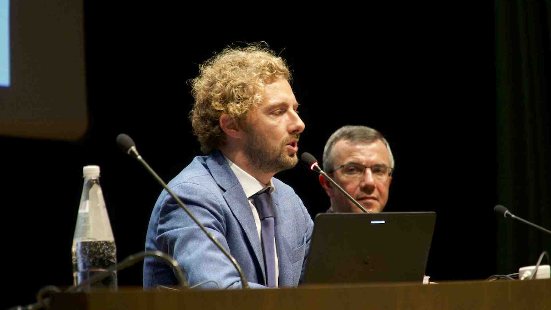 «Ai nostri ragazzi sorridiamo: le parole da sole non bastano»