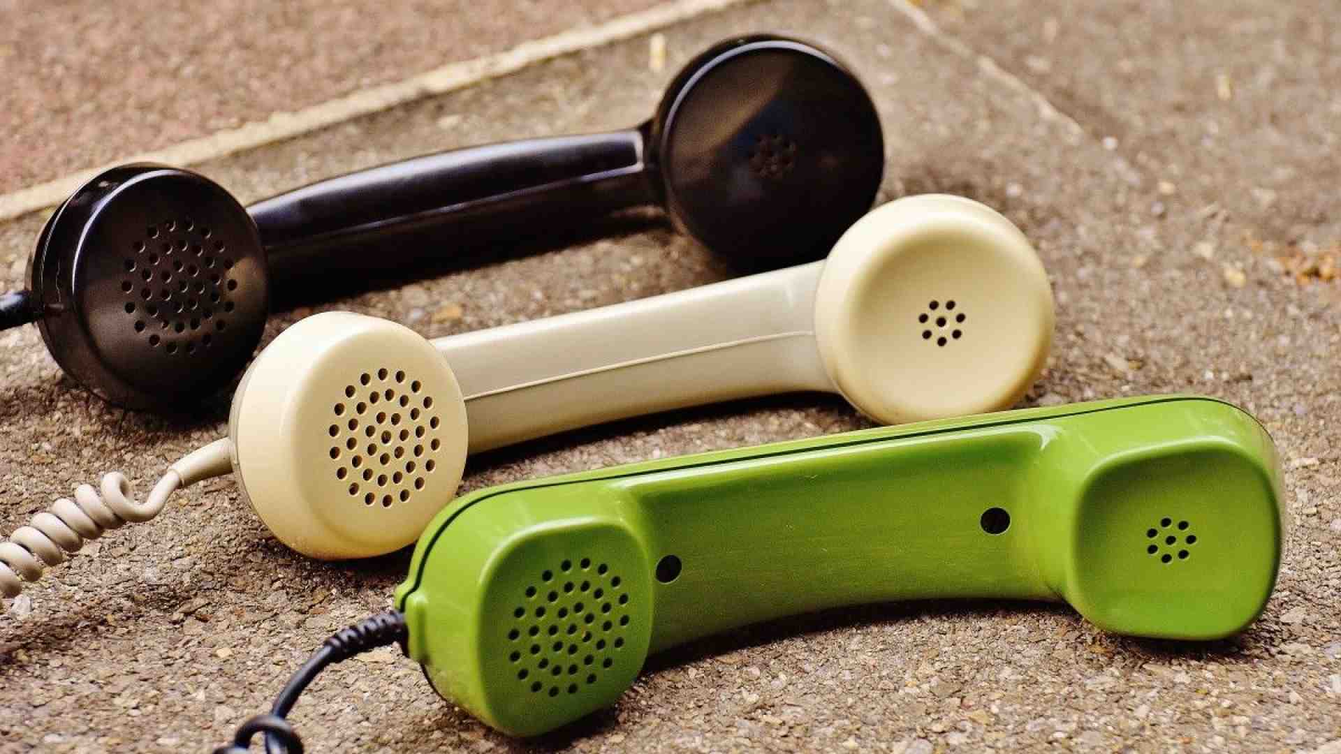 Un Telefono Amico che fa 30 per sentirsi meno soli