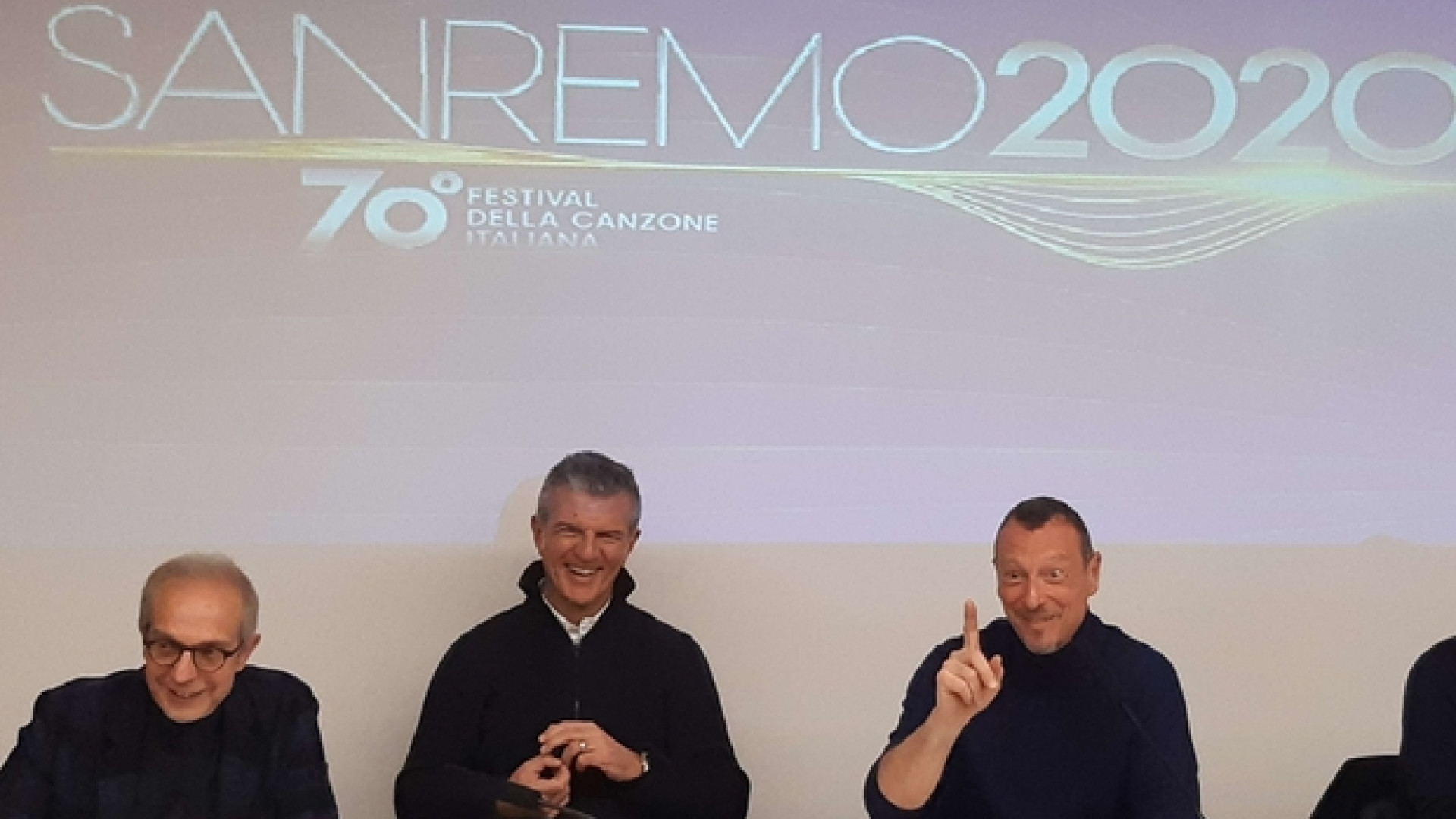 Amadeus presenta i 24 brani in gara: «Mai stato sessista»