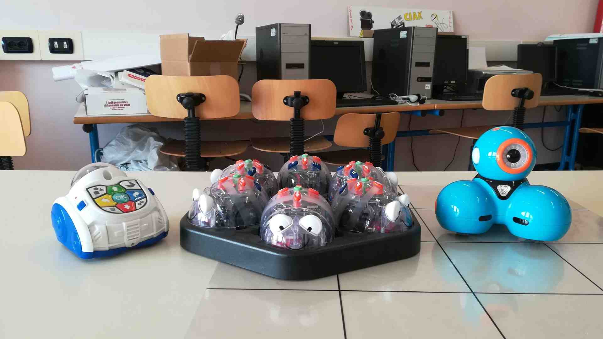 I robot entrano a scuola per la parità di genere