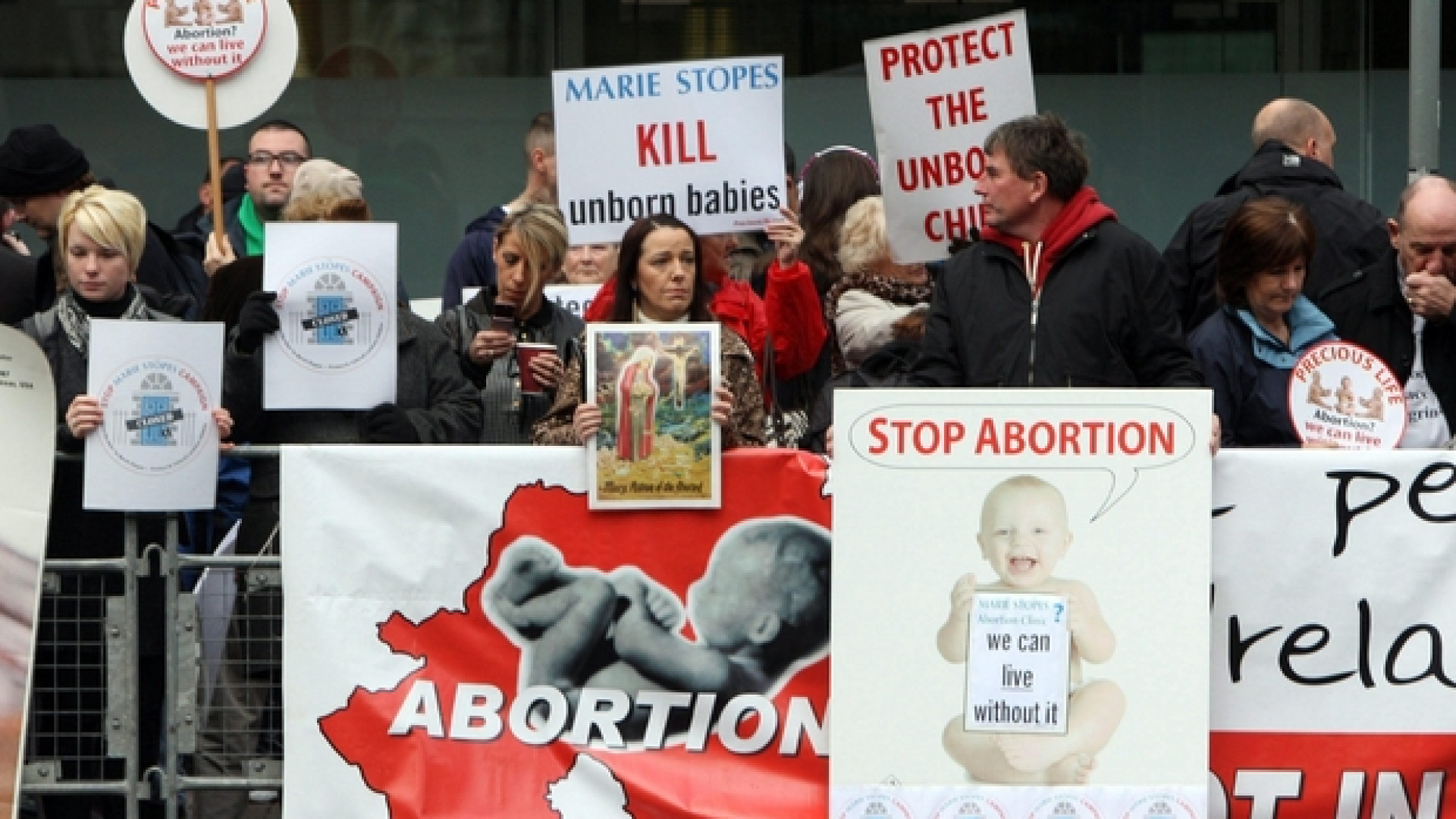 Aborti senza freni, in particolare tra le ventenni: uno ogni 4 gravidanze