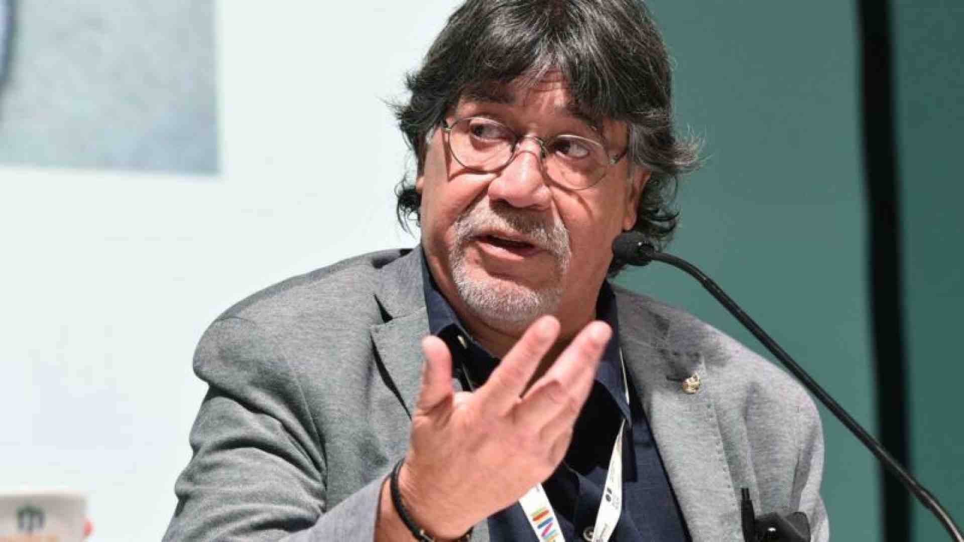 Addio Luis Sepulveda, ci ha raccontato che il Creato è uno solo