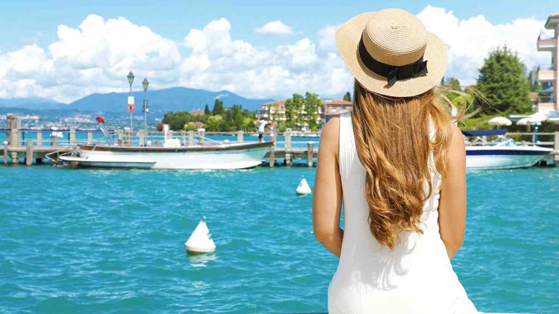 Al lago è tutto un coro:  cari tedeschi, ritornate!