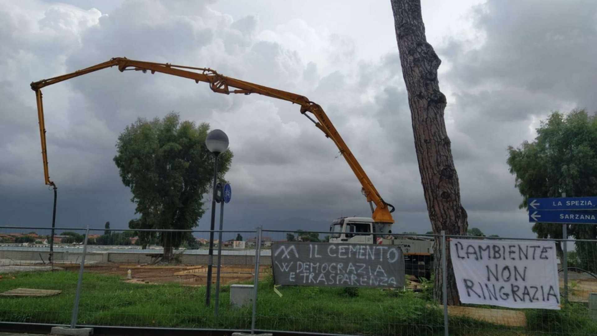 Bocca di Magra in lotta contro lo scempio del suo paesaggio
