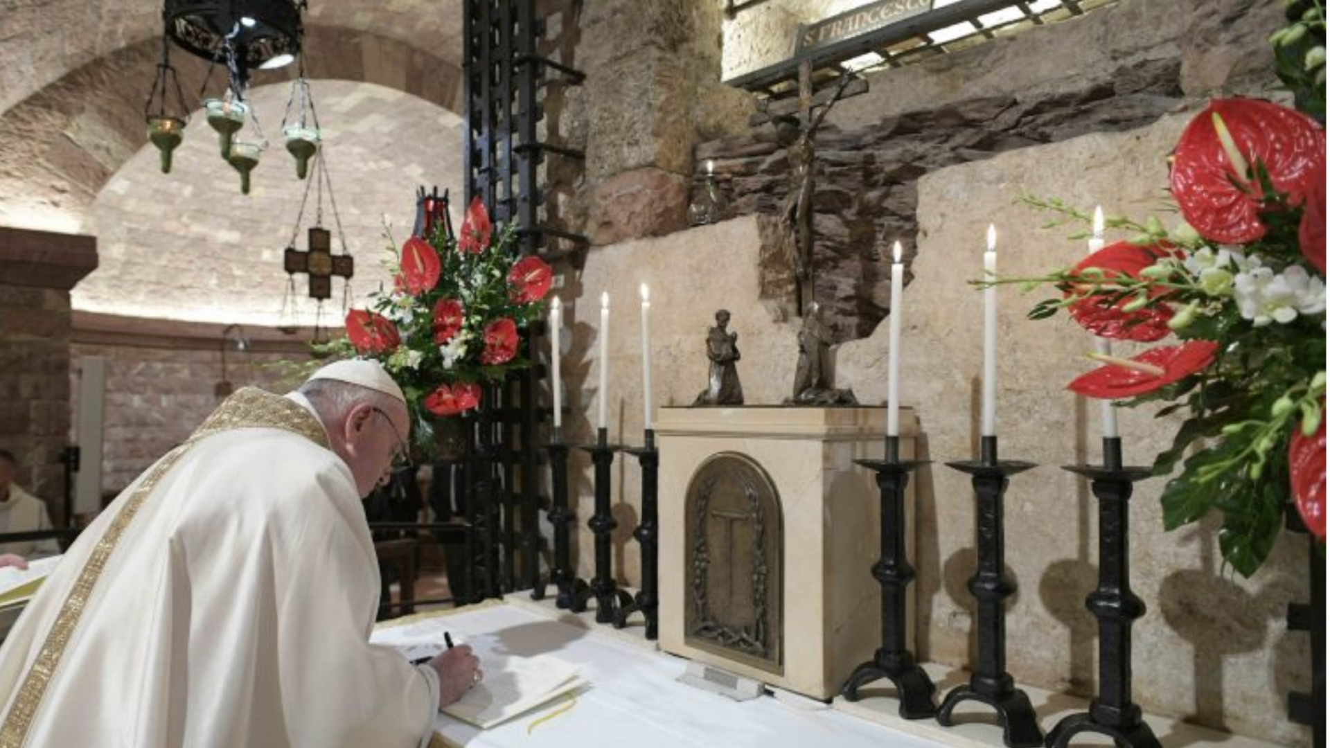 Da Assisi il monito del Papa: «La fraternità salverà il mondo»