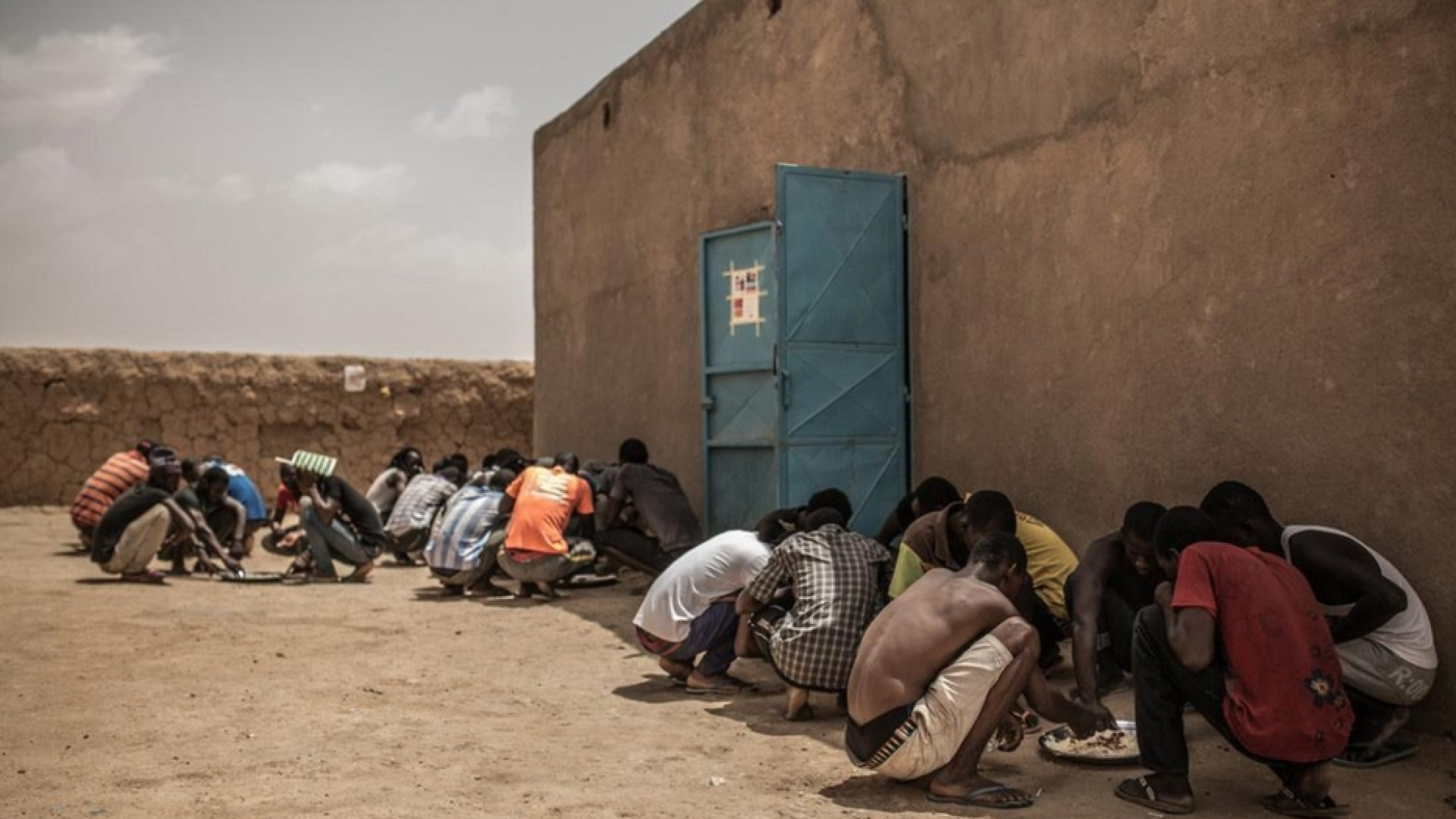 In Libia abusi e crimini contro i migranti con complicità estere