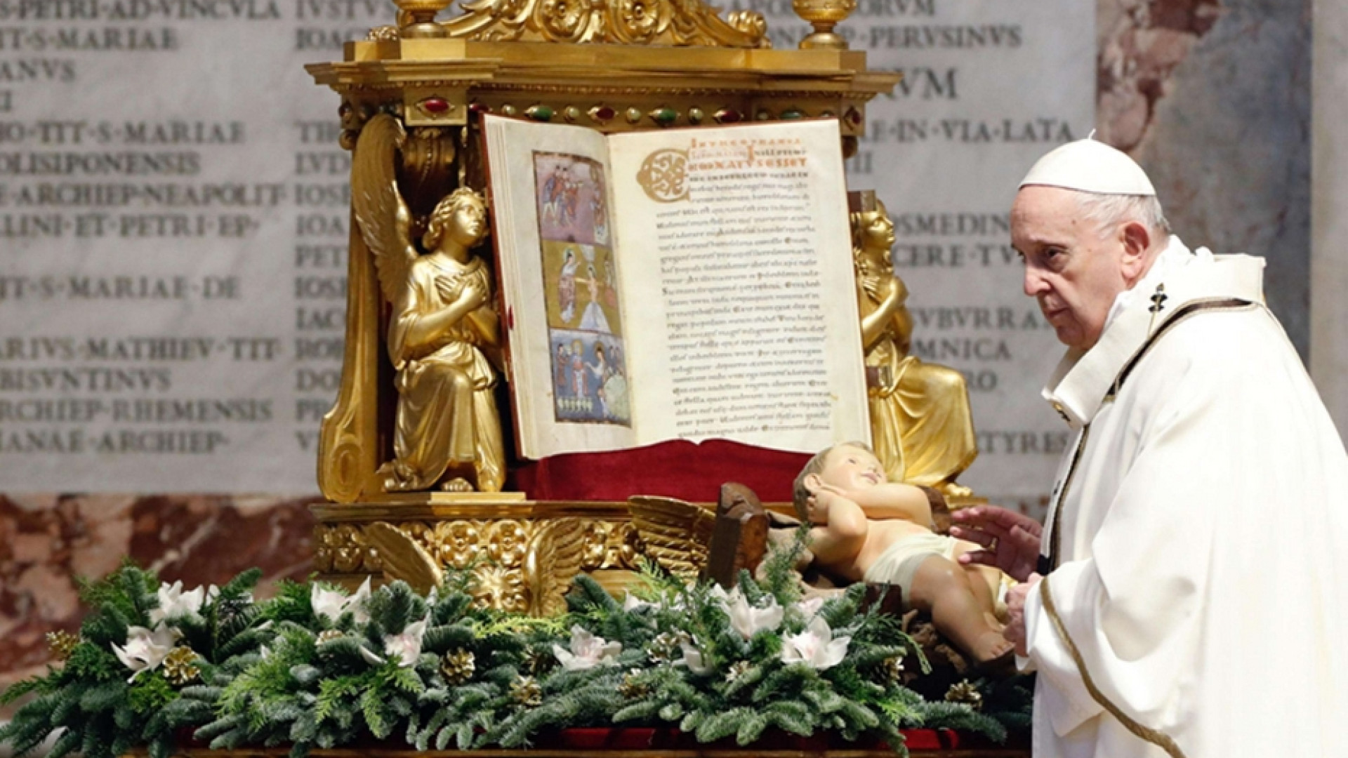 Il Papa: adorare Dio è scoprirlo nascosto nelle situazioni semplici