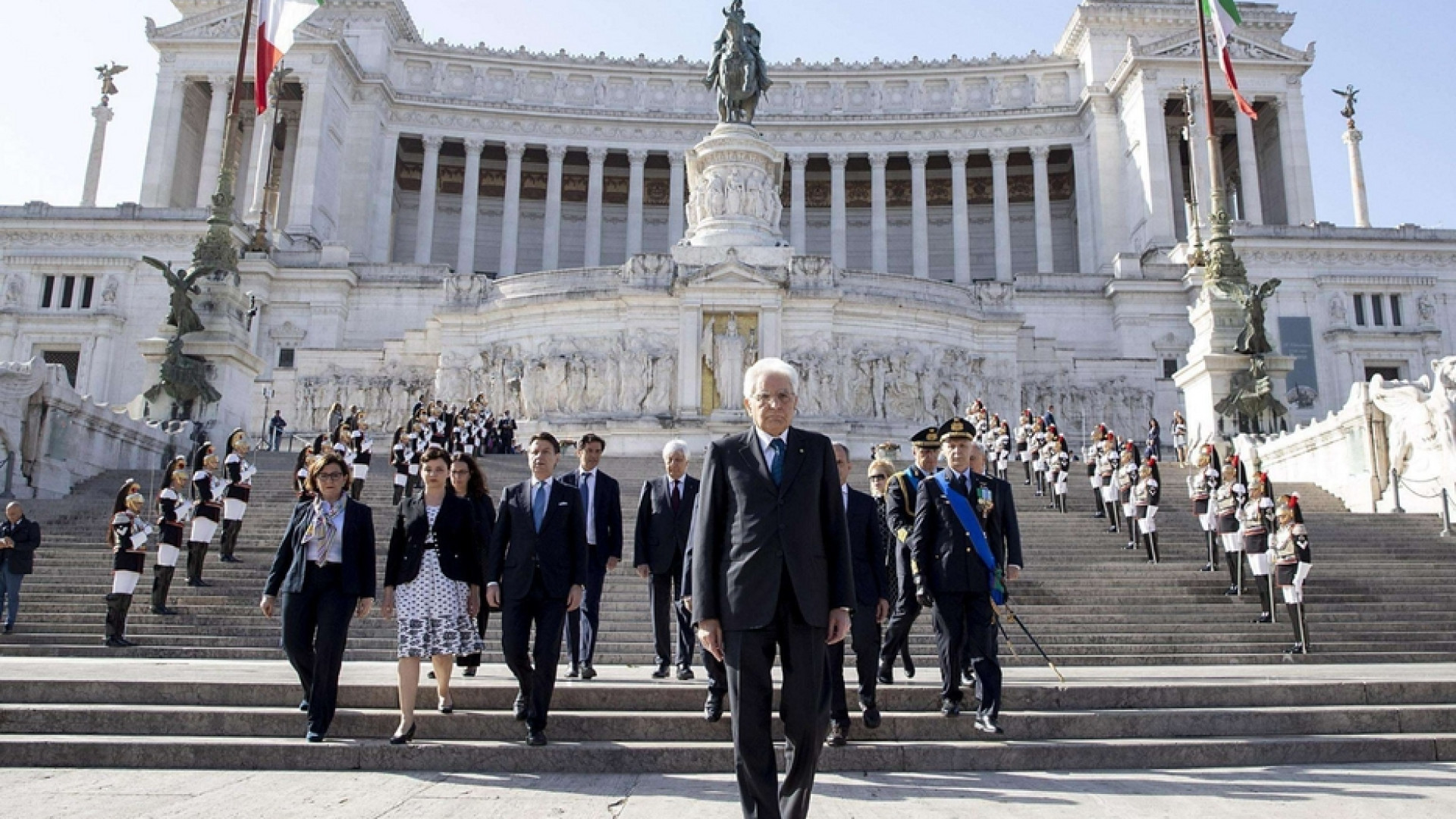 Mattarella: 'Contro la pandemia rinascita e coesione nazionale'