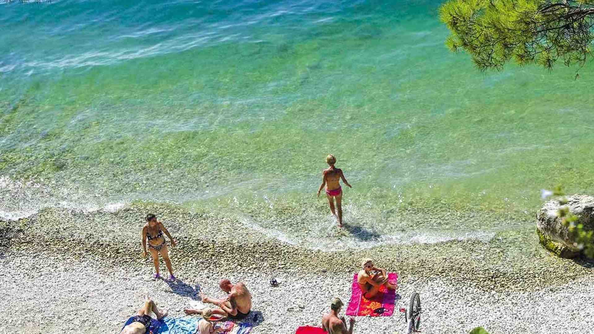 Bardolino. Acque del lago da Bandiera blu su tutta la sponda