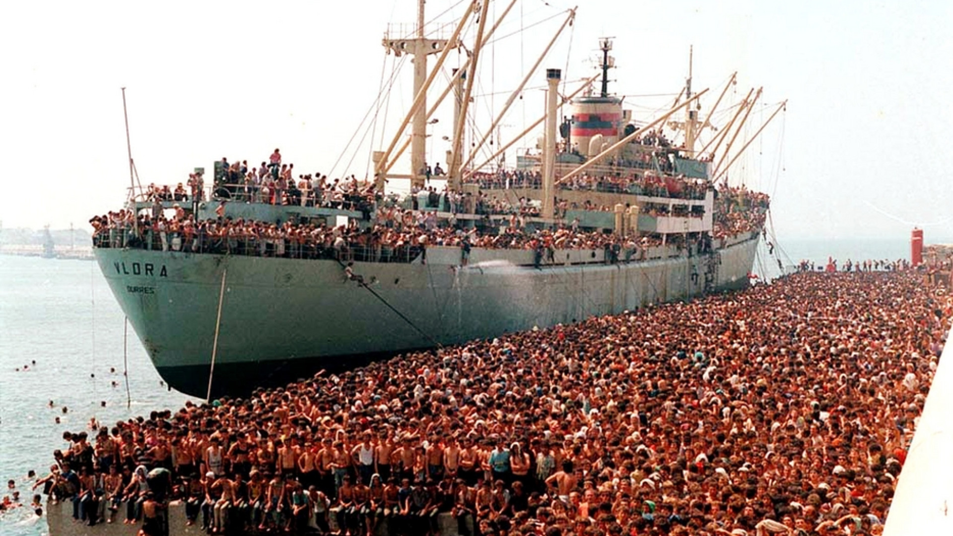 Intervista alla madre: perché salisti sulla Vlora lasciandomi in Albania?