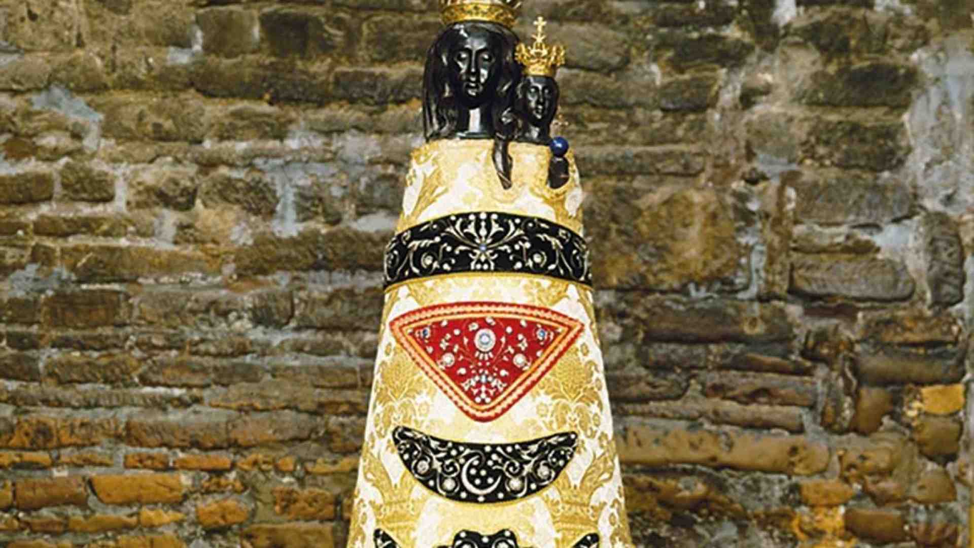 Villafranca. Nella cappella dell’aeroporto la Madonna di Loreto