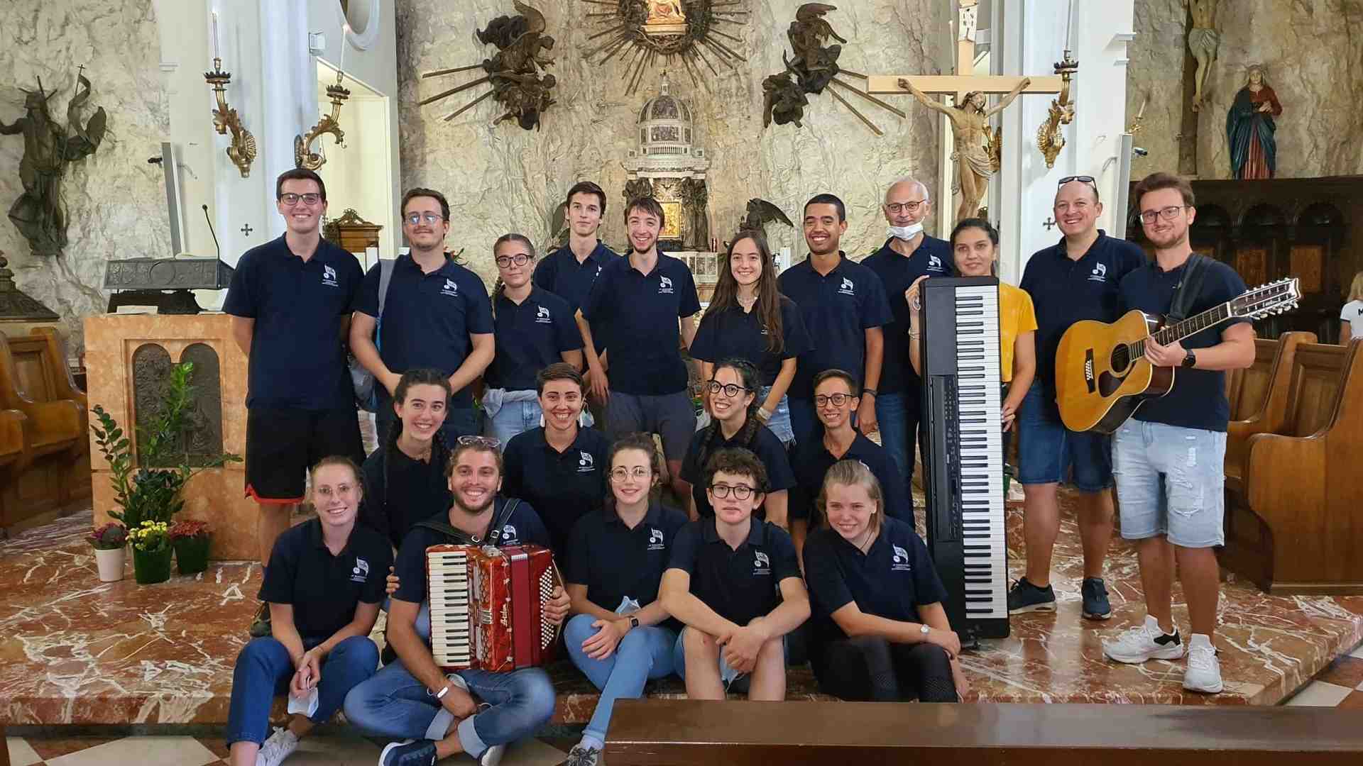 La Grotta di Lourdes trova il suo spazio grazie ai giovani