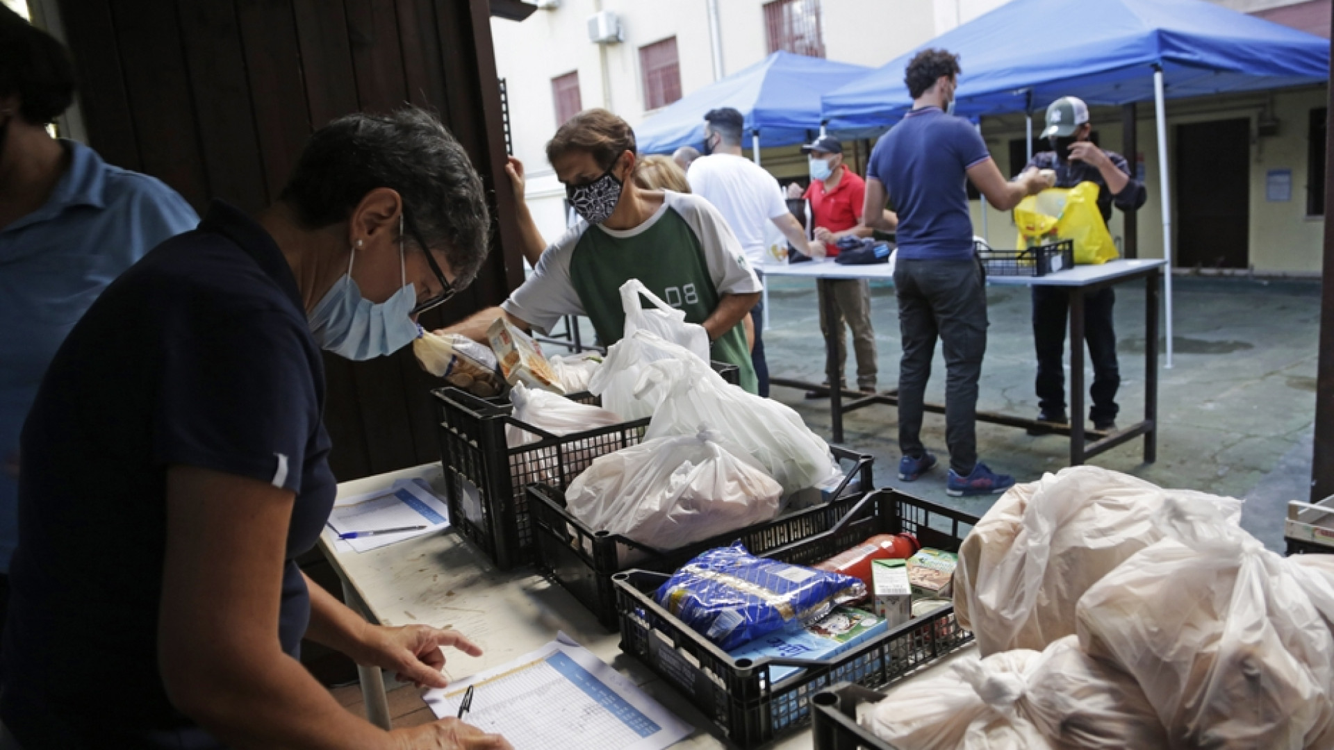 Quasi due milioni di poveri alla Caritas, allarme madri sole e minori
