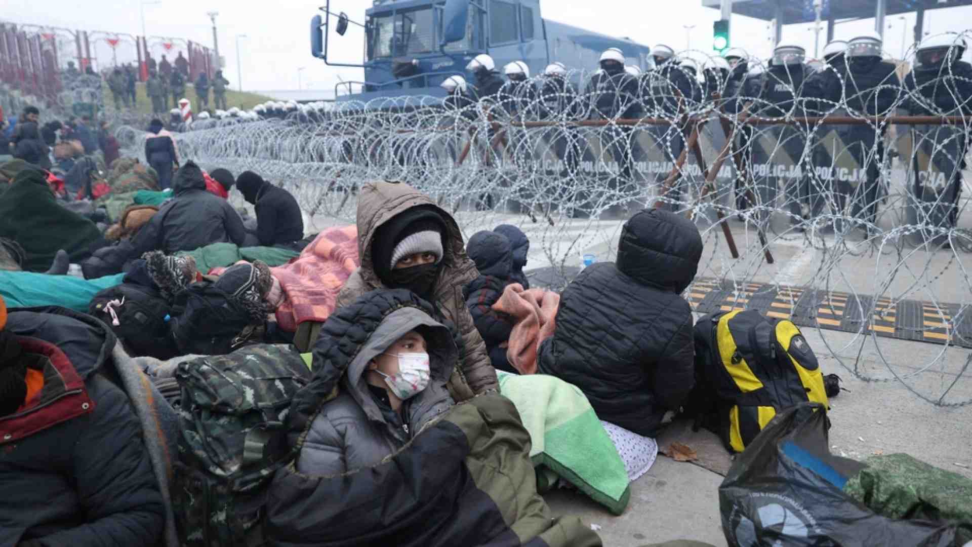 Bielorussia, neonato muore per il freddo al confine polacco. Campi sgomberati