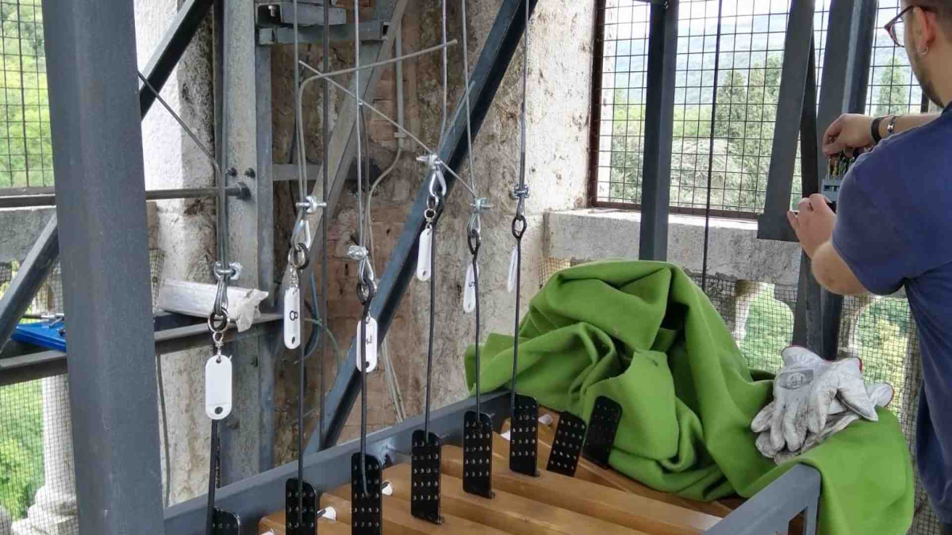 Ma che ingegnosi i giovani campanari: una tastiera evita gli assembramenti