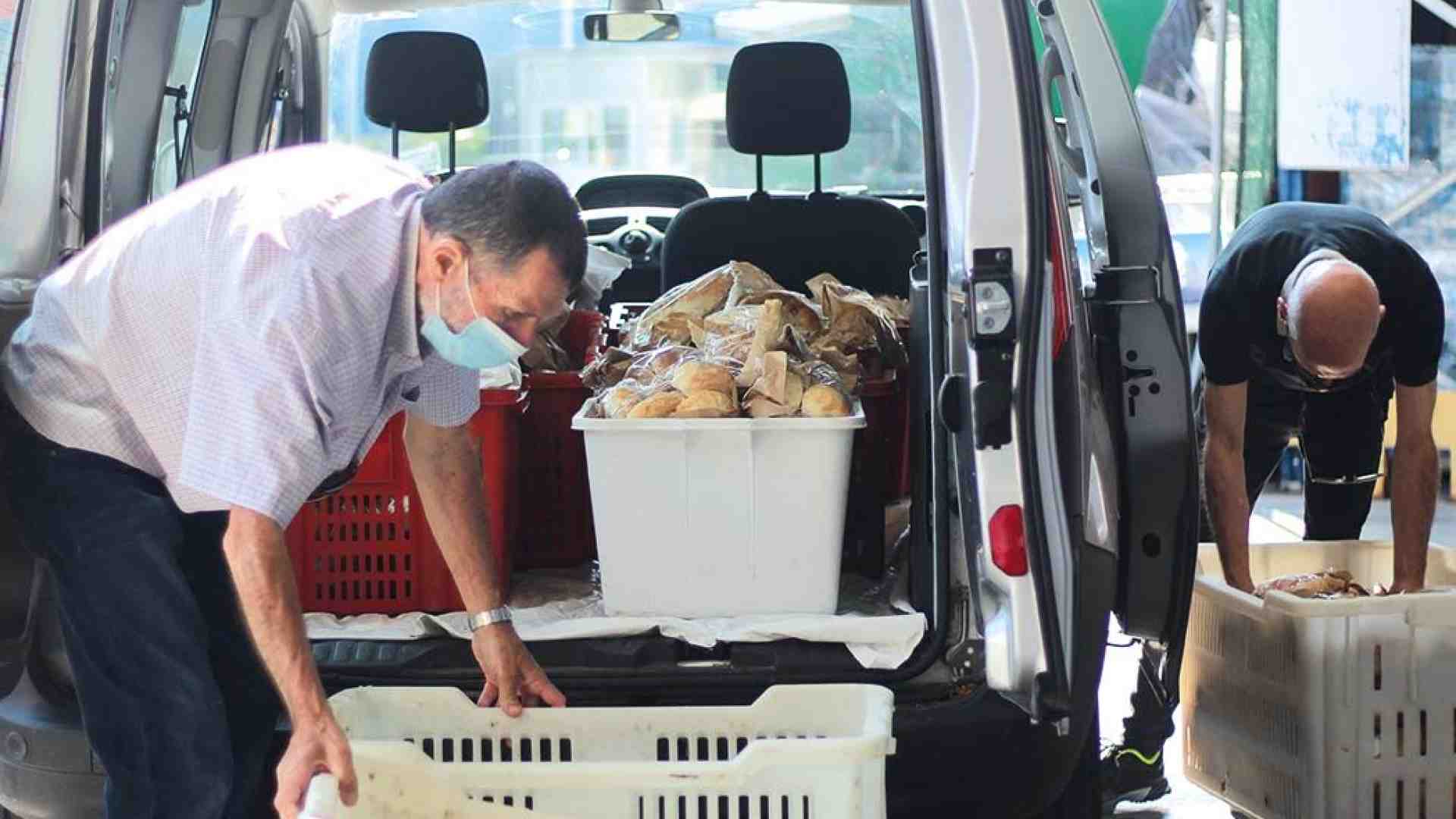 Buttare nella solidarietà il di più che non usiamo