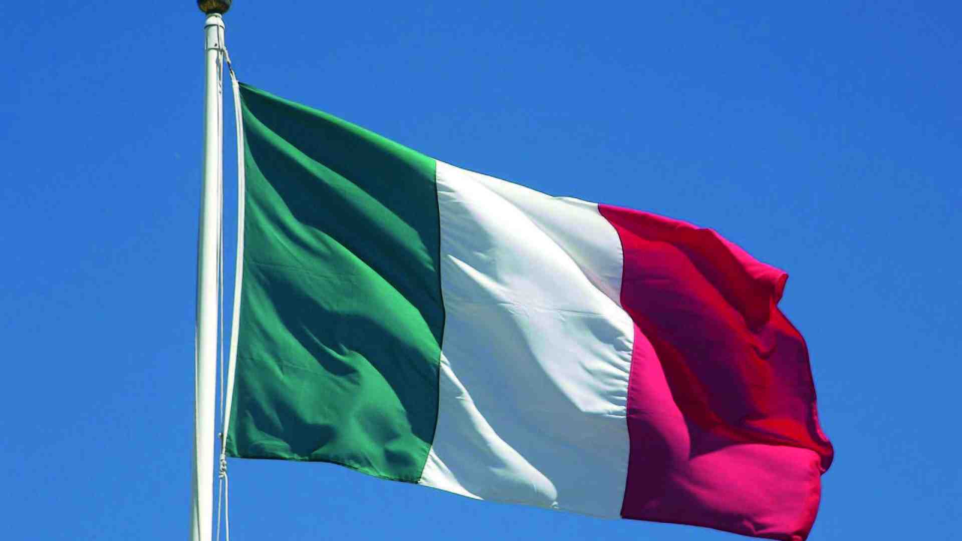 Quei tre colori nella bandiera che identifica gli italiani
